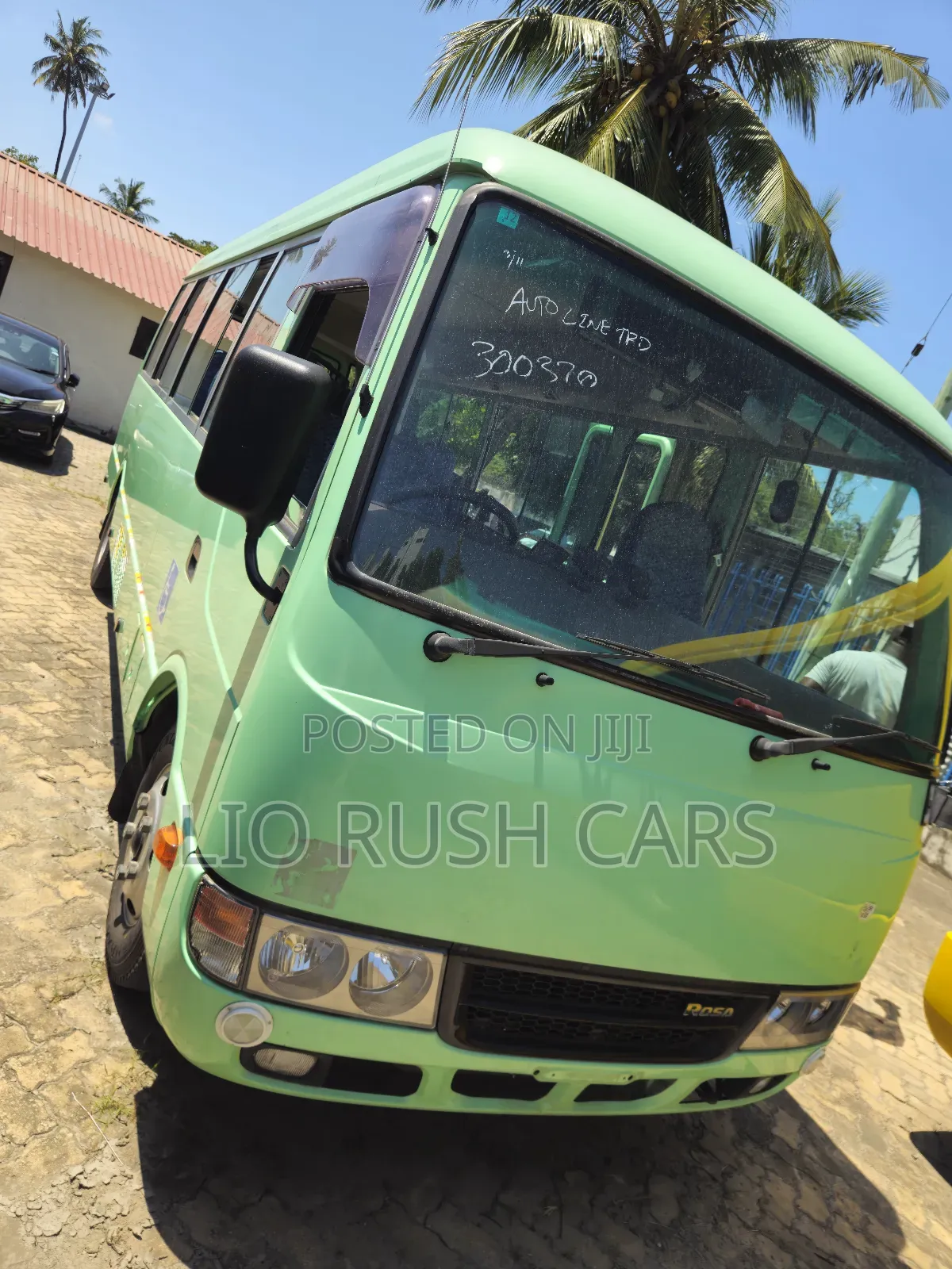 Mitsubishi Fuso Rosa 2018 Green