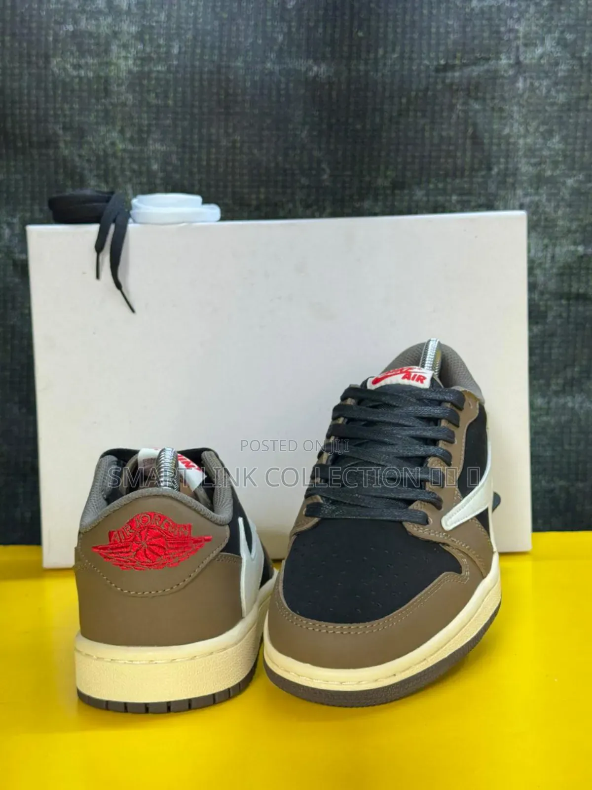 Travis Scott  Air Jordan 1 Low 
*“Dark Mocha* ”
