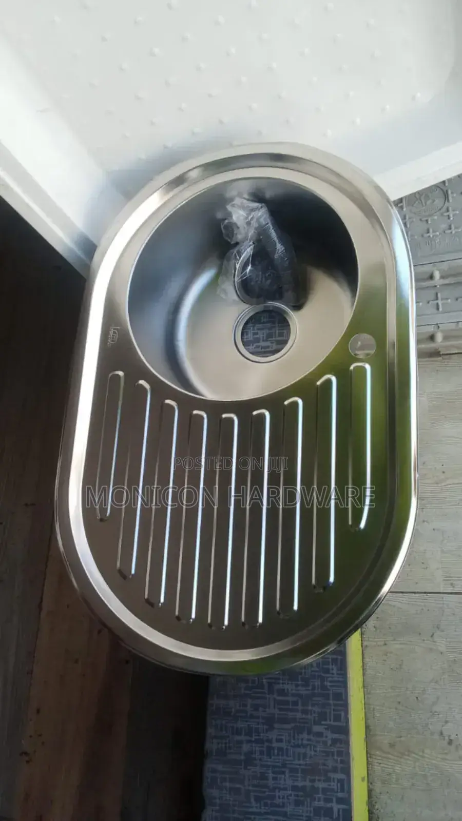 Kitchen Sink -Round Bowl With a Single Drain