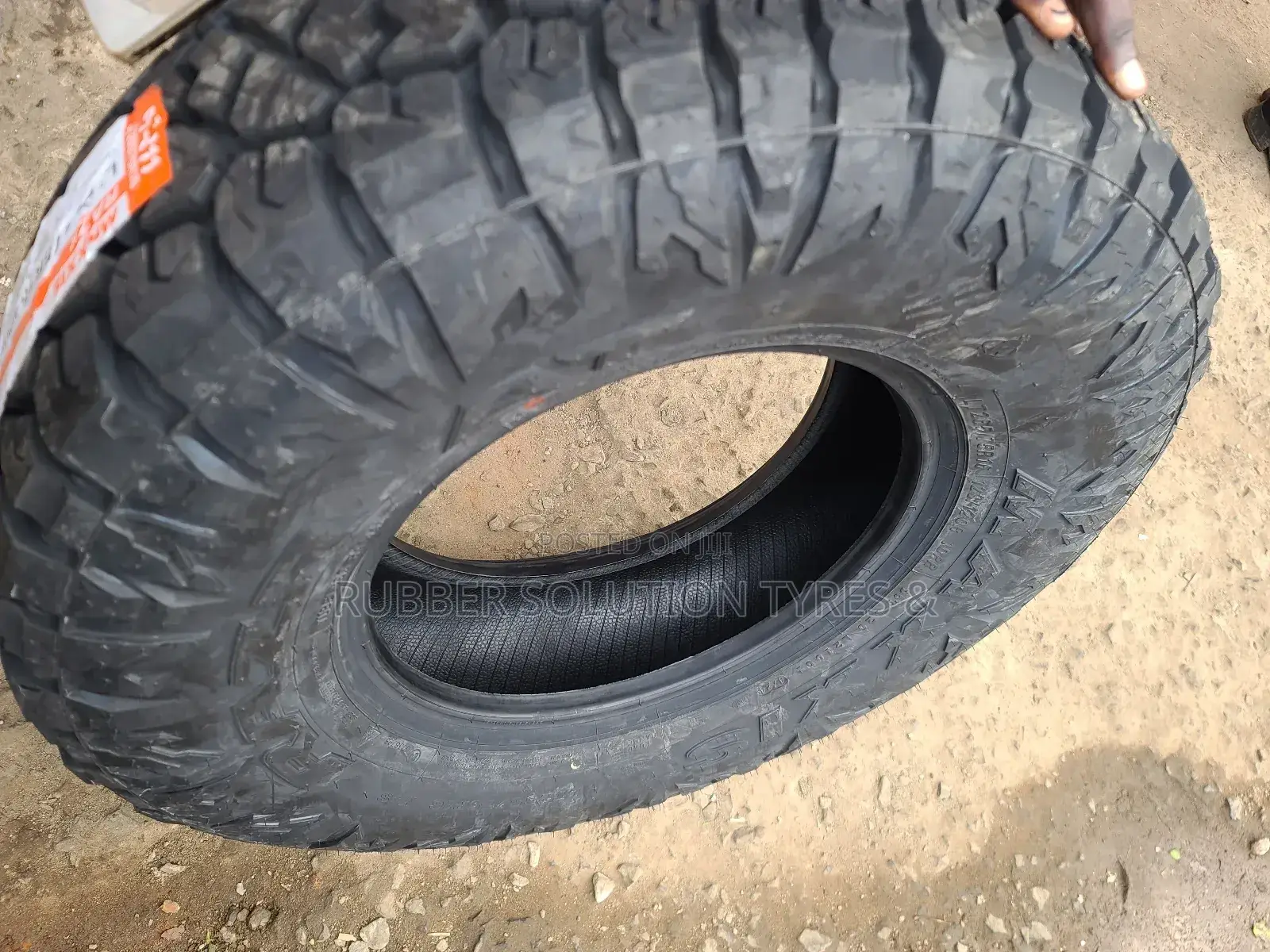 Lt 265 /75 R16 Maxxis Tyres a/T-811 Razr 10pr Made in Thailand