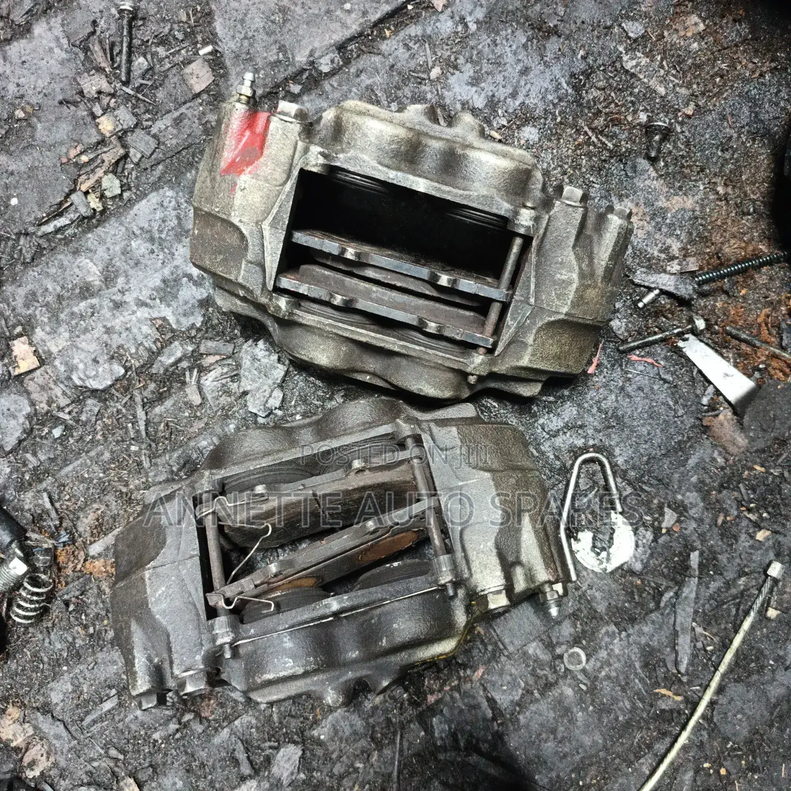 Toyota Hilux Vigo Front Caliper