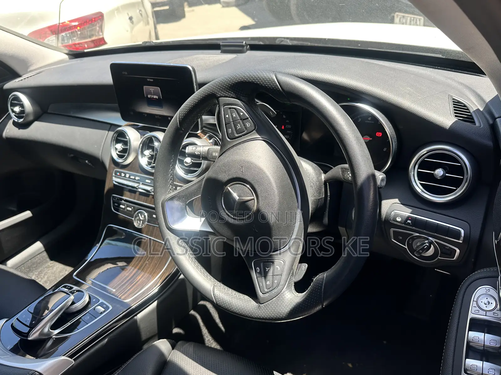 Mercedes-Benz C200 2018 White