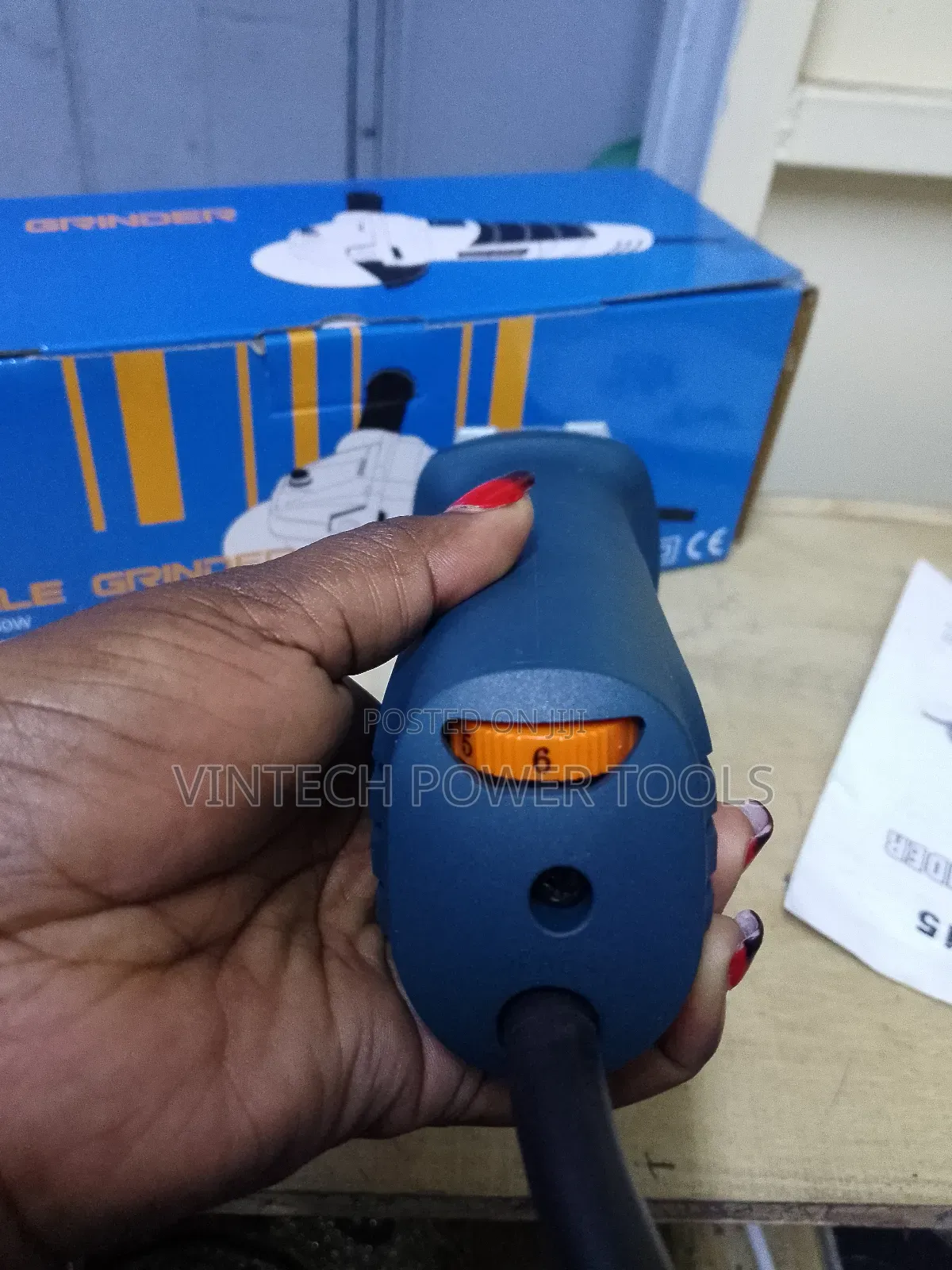 4.5 " Angle Grinder With a Speed Adjustment