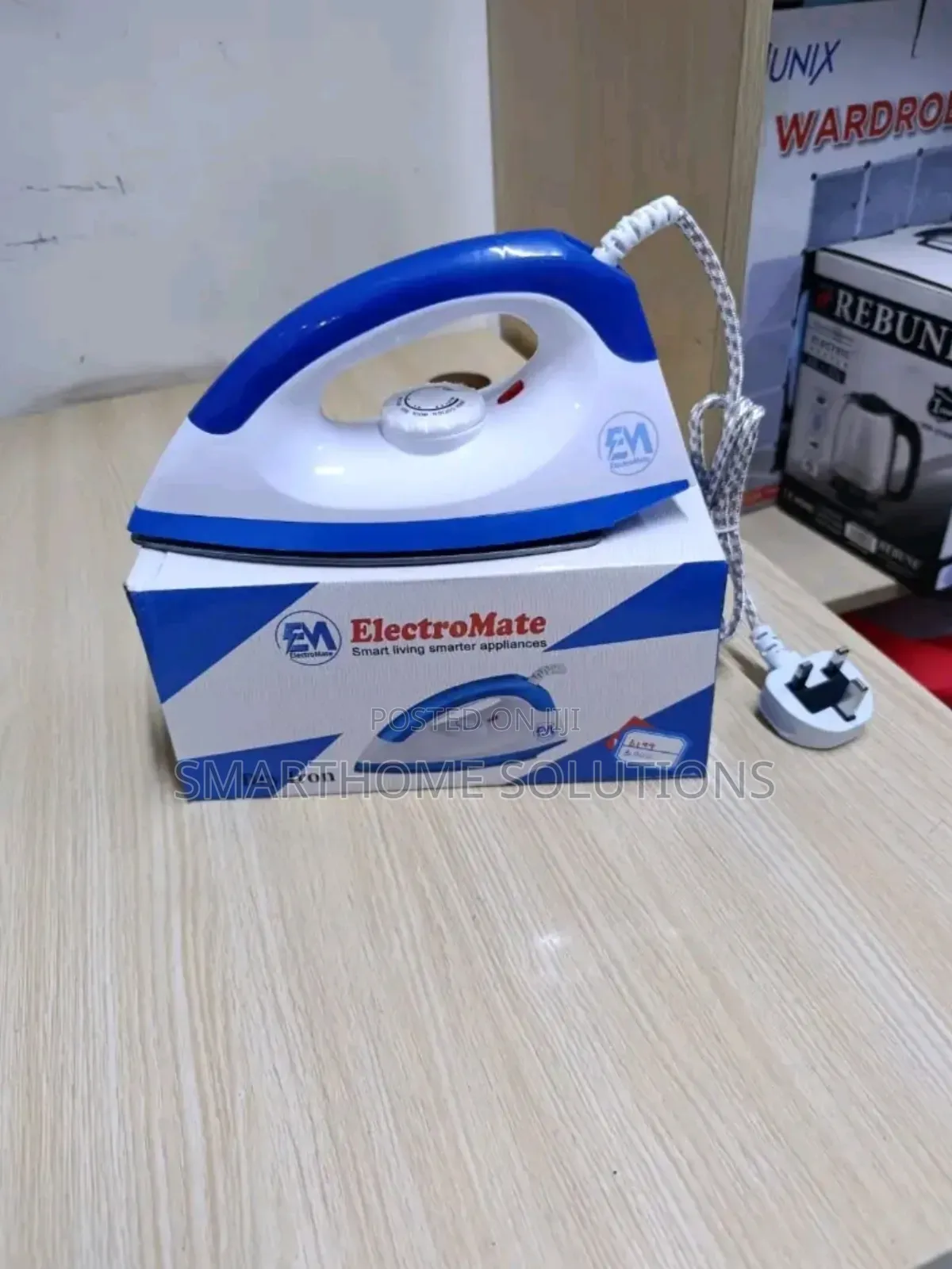 Electromate 1000w Dry Iron Box
