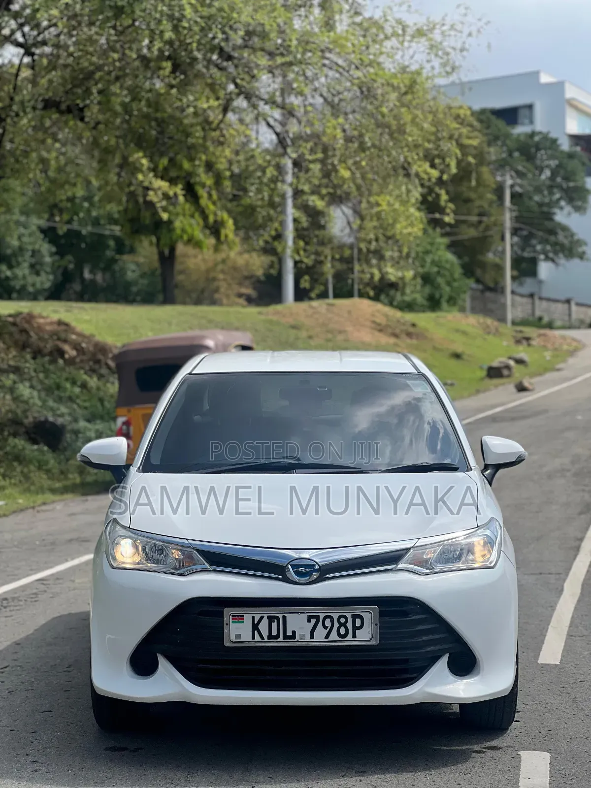 Toyota Axio 1.5 Hybrid 2WD 2016 Pearl