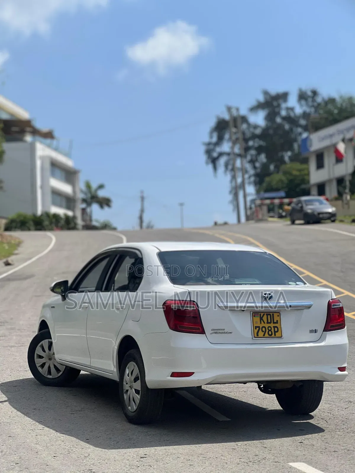 Toyota Axio 1.5 Hybrid 2WD 2016 Pearl