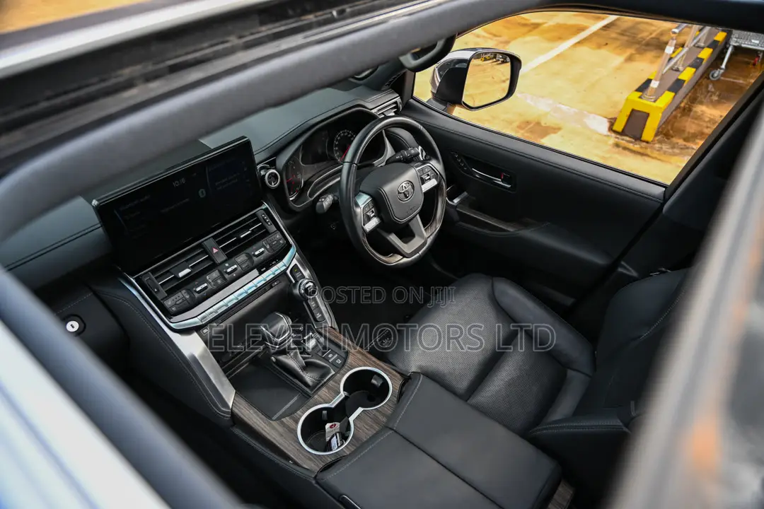Toyota Land Cruiser 2022 Brown