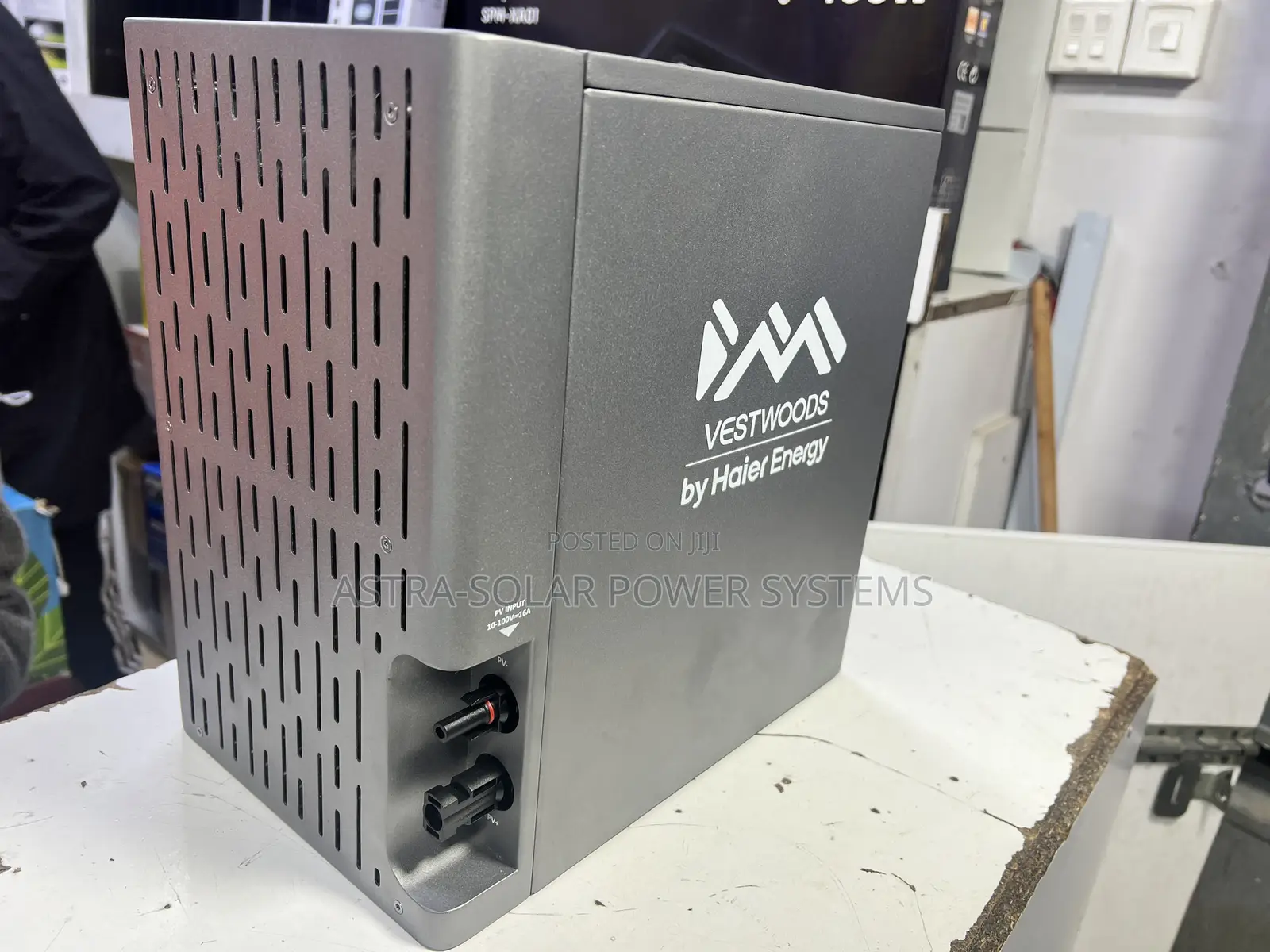 Vestwoods All-in-One Lithium Battery