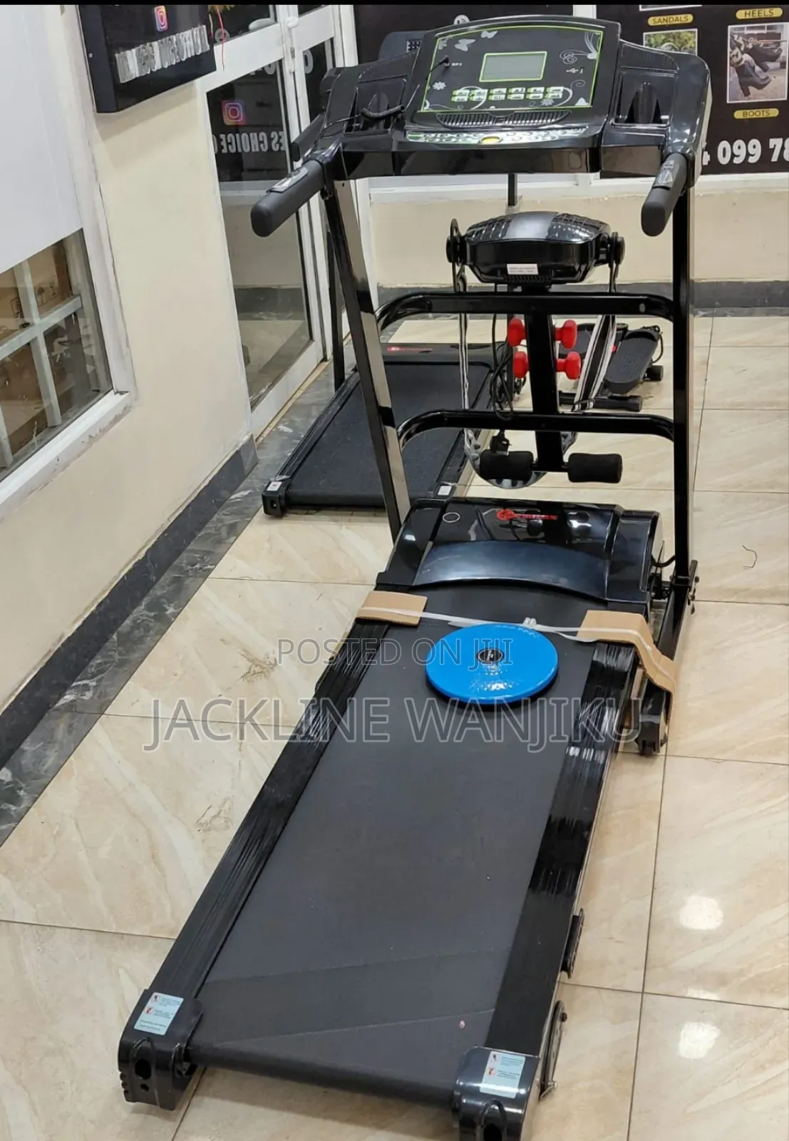 Treadmill With 2pcs Neoprine Dumbells ,Massage Belt and Waist Trainer