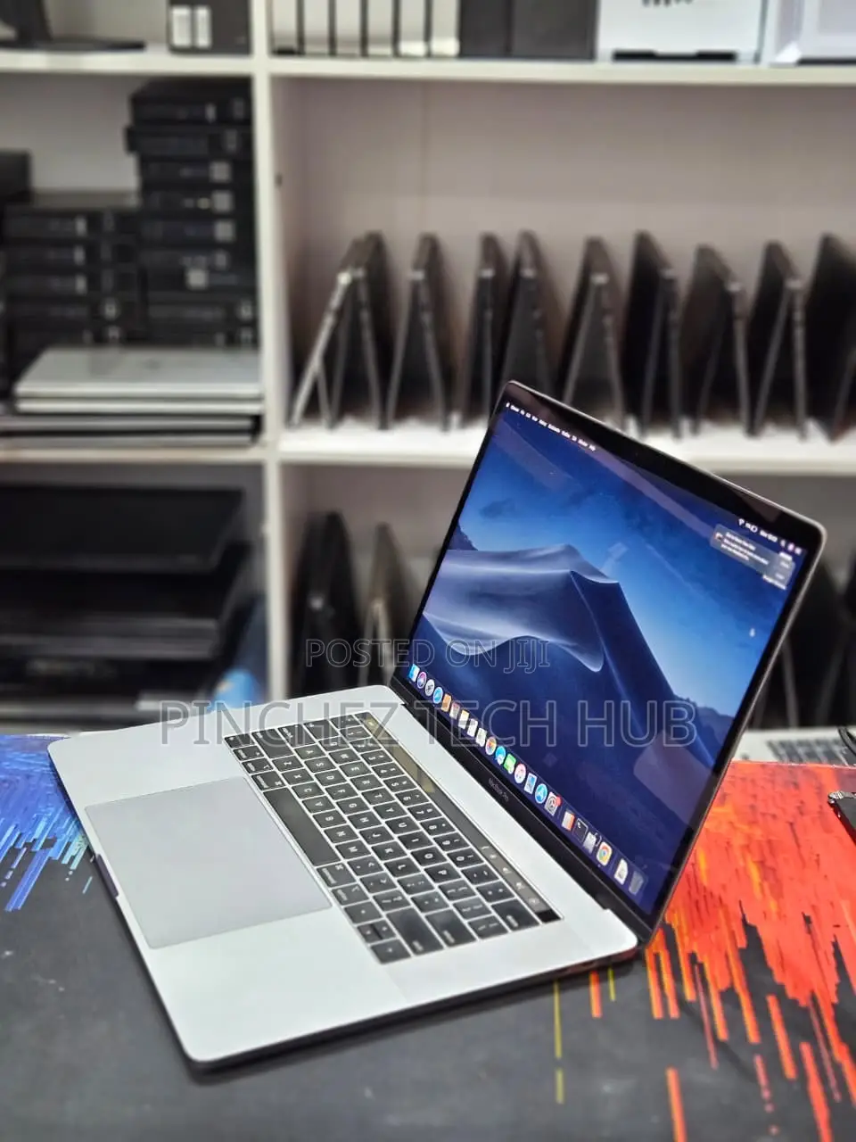 Laptop Apple MacBook Pro 2017 16GB Intel Core I7 SSD 512GB