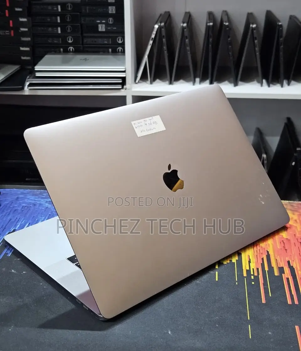 Laptop Apple MacBook Pro 2017 16GB Intel Core I7 SSD 512GB