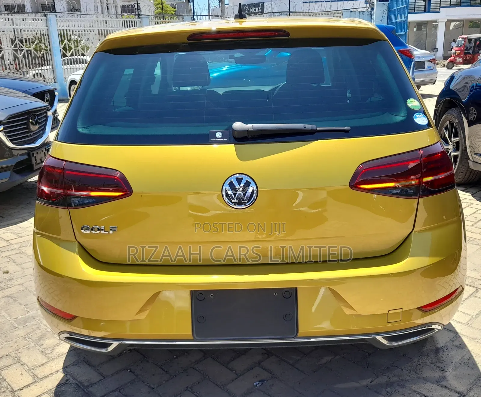 Volkswagen Golf 2018 Gold