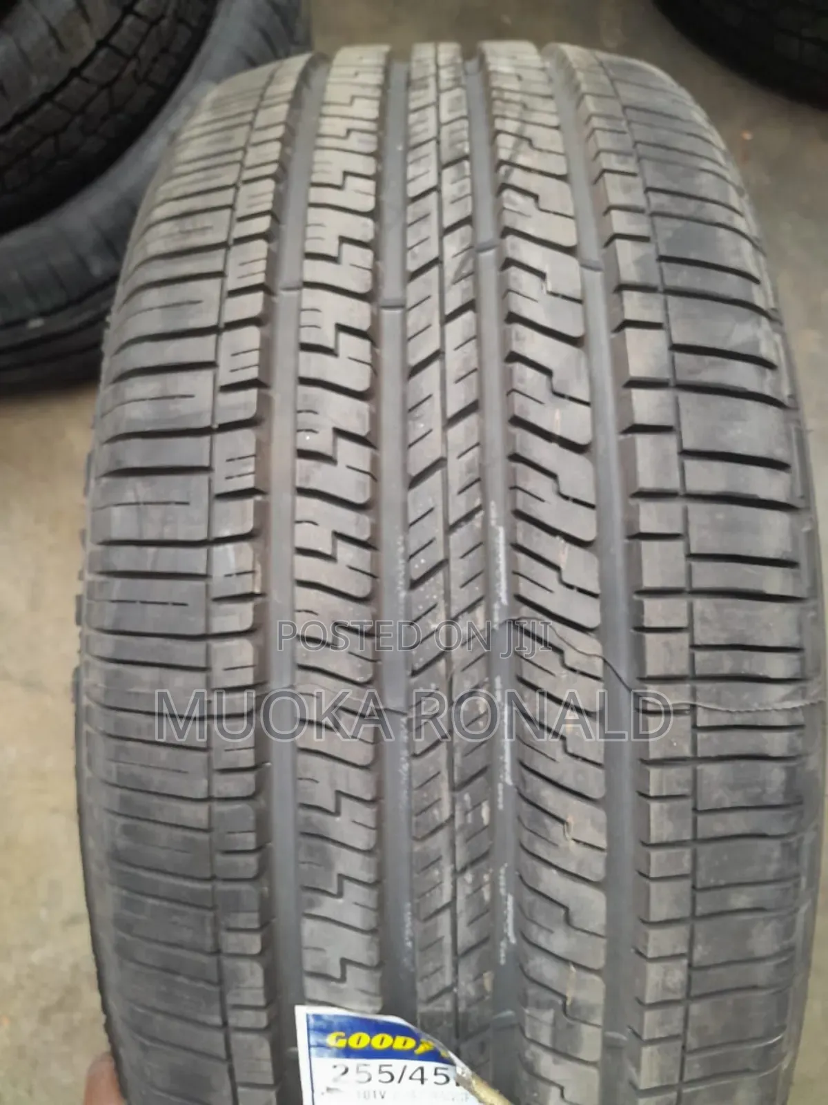 255/45r20 Goodyear Tyre Made in U.S.A
