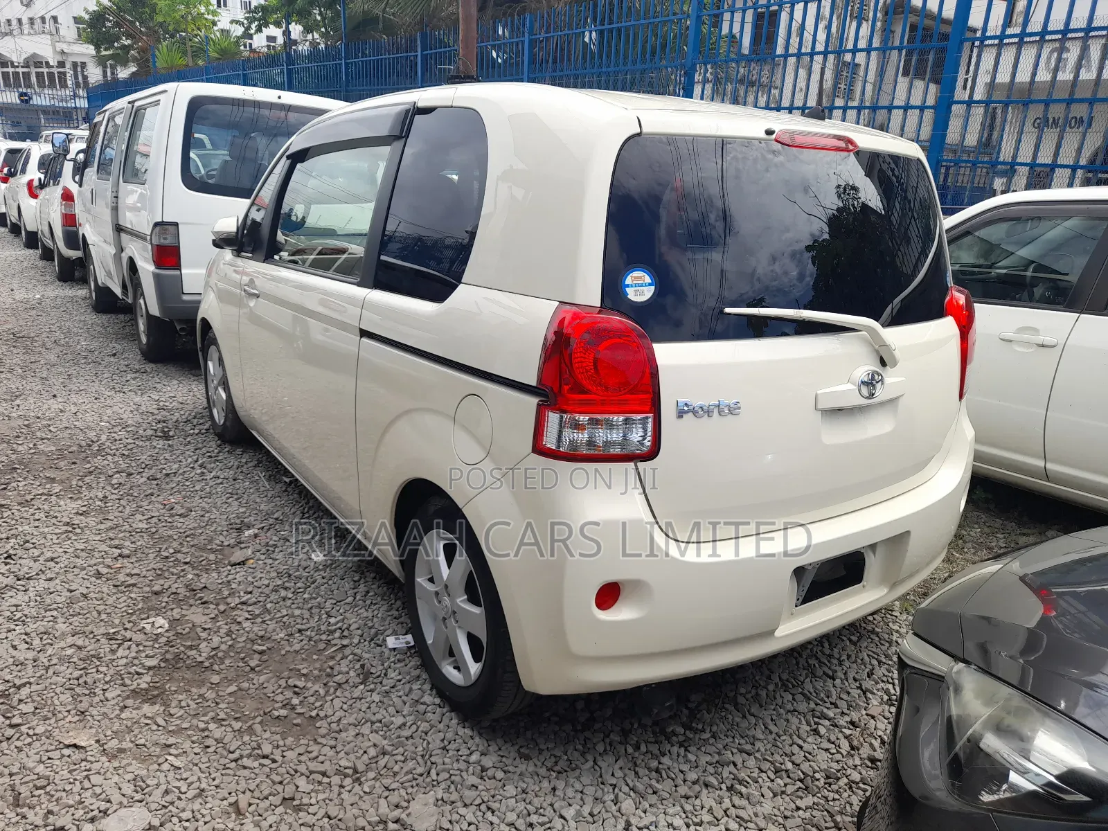 Toyota Porte 2018 Beige