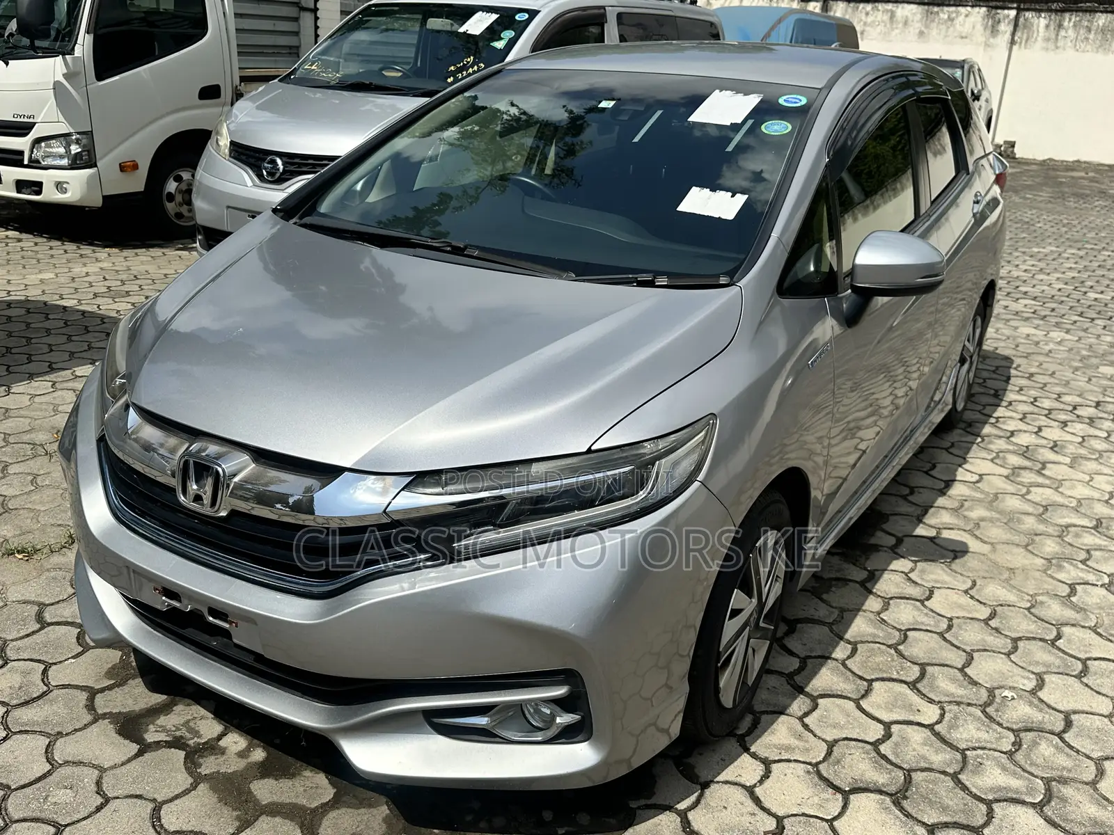 Honda Fit Shuttle 1.5 Hybrid 2WD 2018 Silver