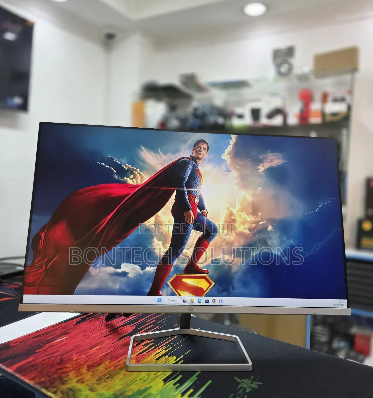 Hp Series 5 527sw
27 Inch
