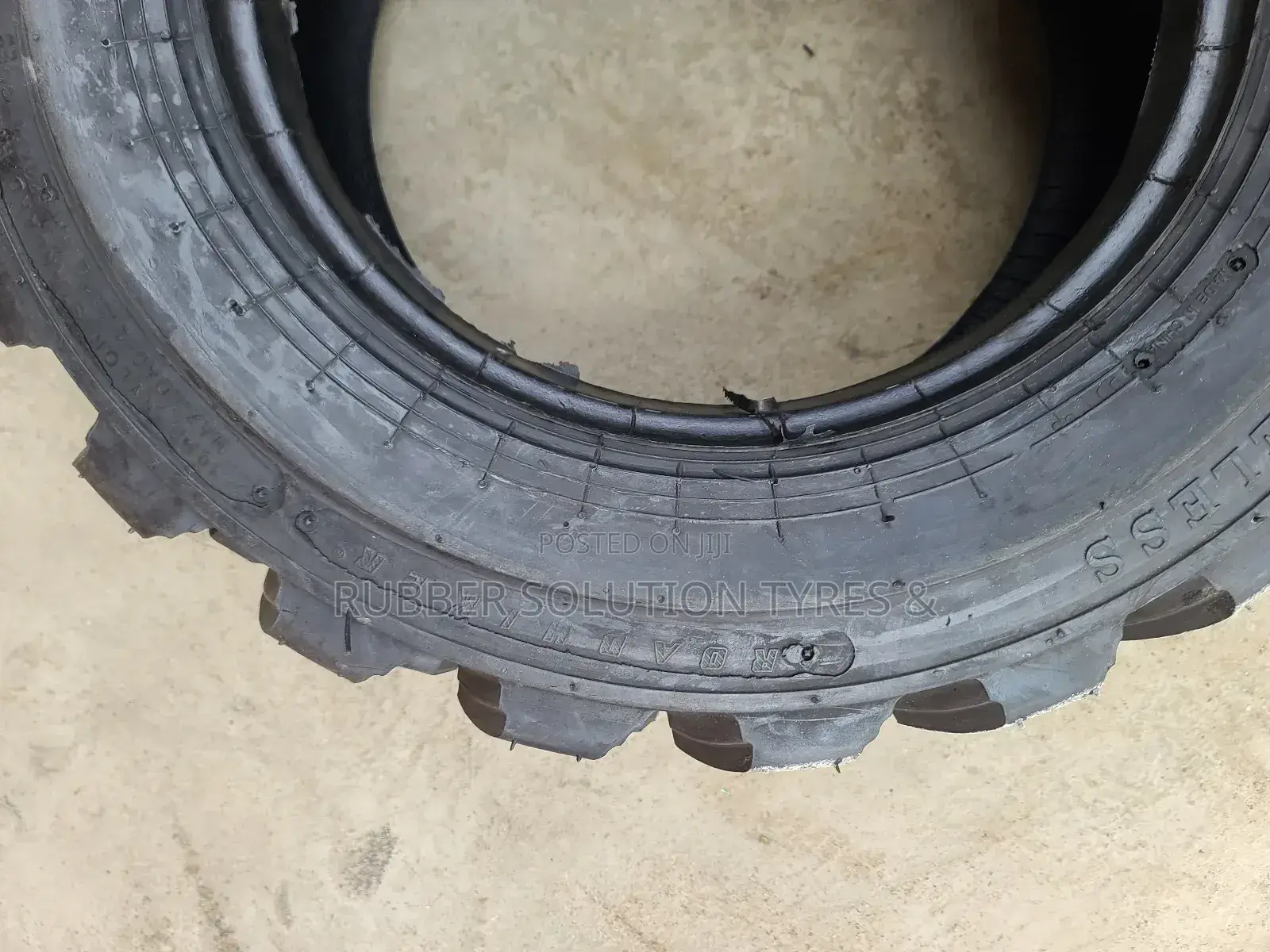 23.5-25 Roadhiker Tyres [Tractor Super Traction]