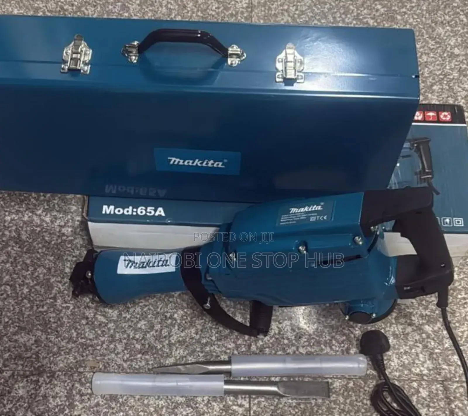 Makita Hm-1306 Demolition Hammer.