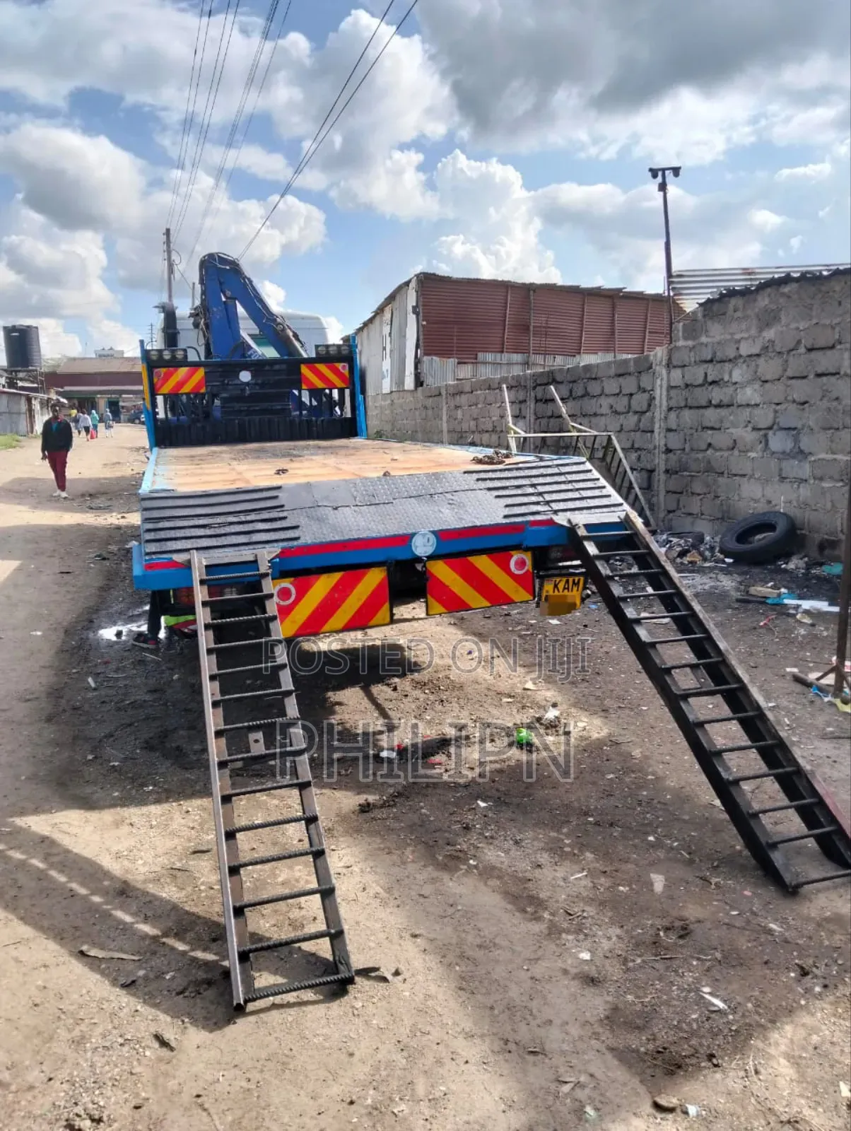 Tata 2516 Fitted With 5tons Crane and Lowbed Self Loading