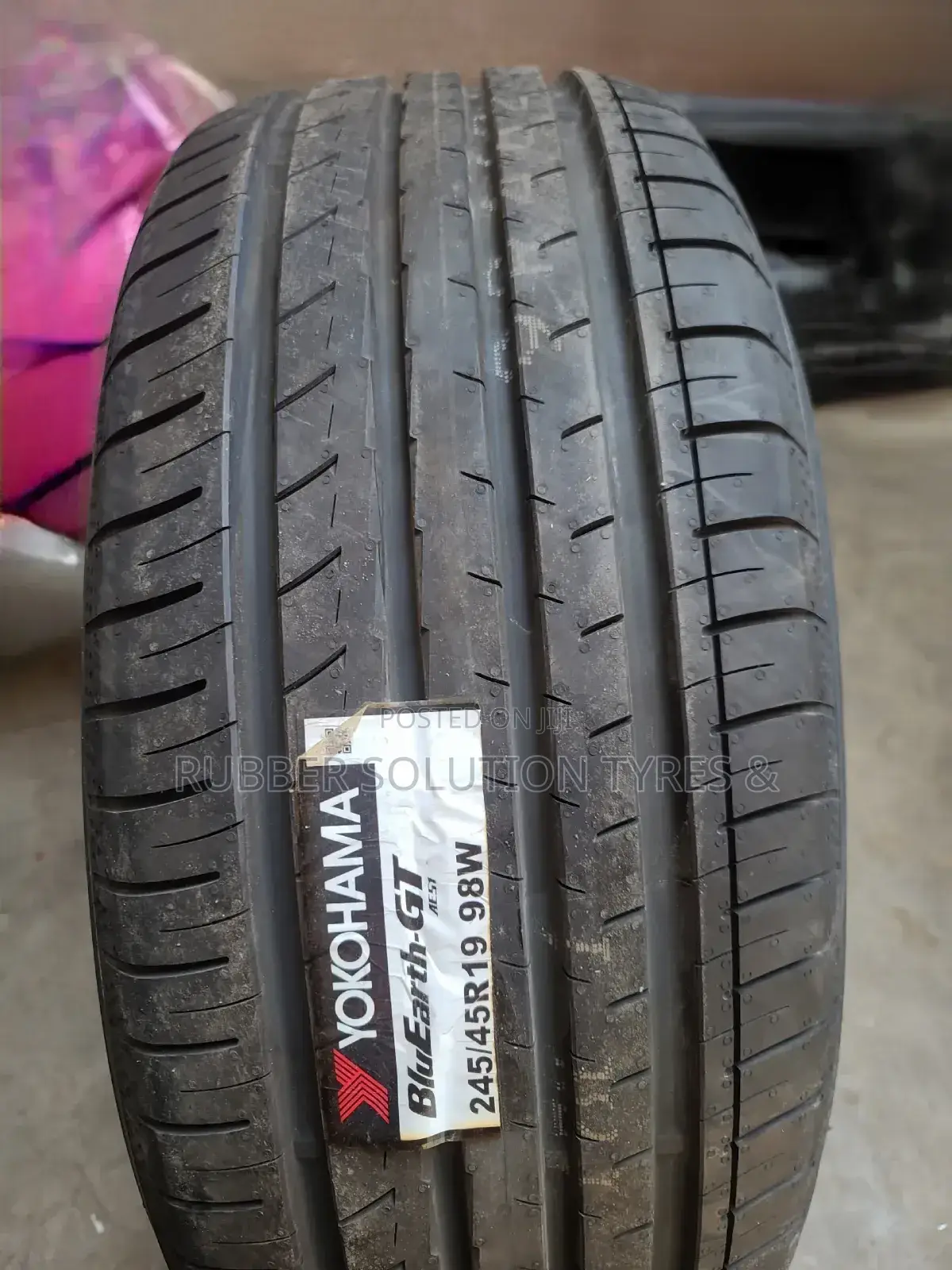 245/45r19 Yokohama Tyres 98 W