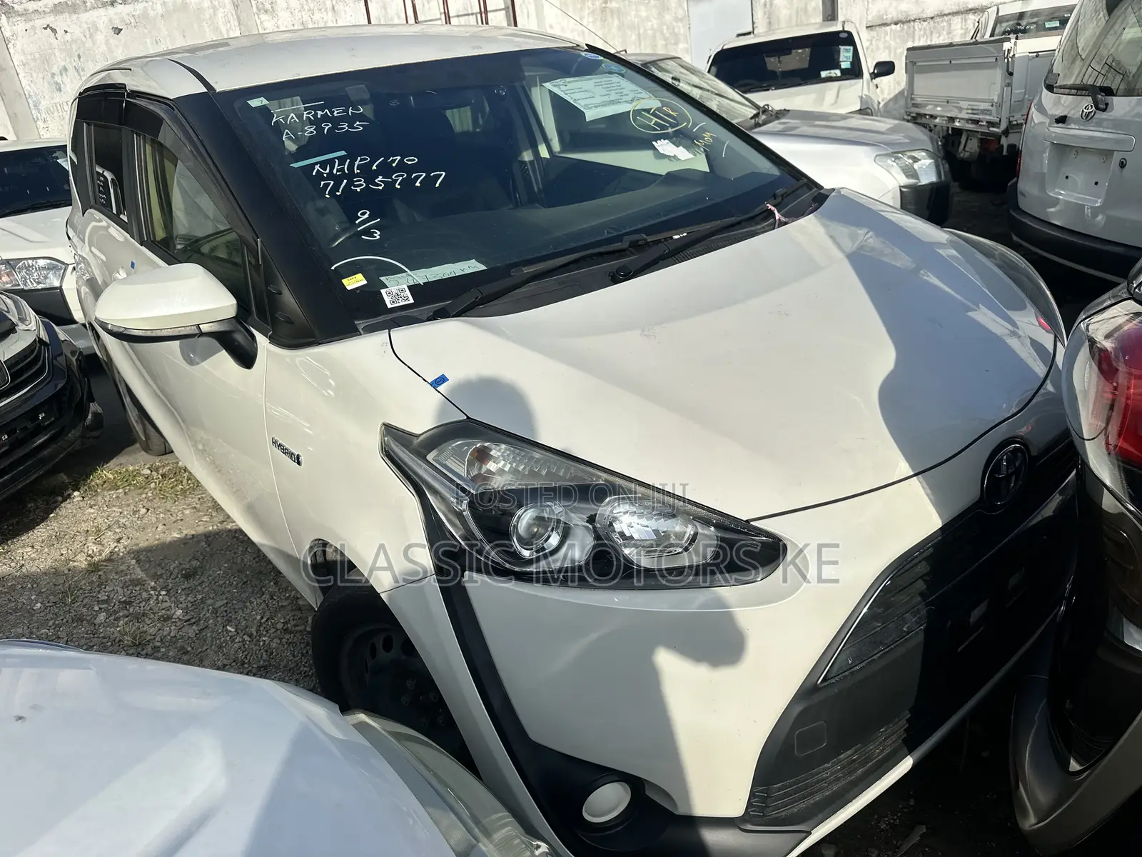 Toyota Sienta 1.5 Hybrid FWD 2019 White