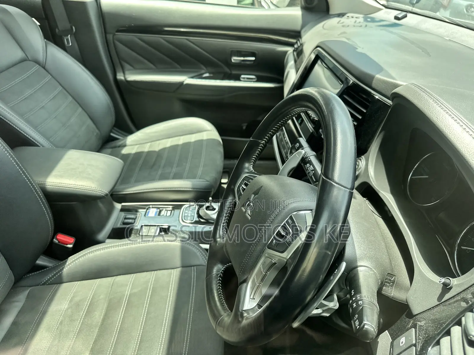 Mitsubishi Outlander 2019 Silver