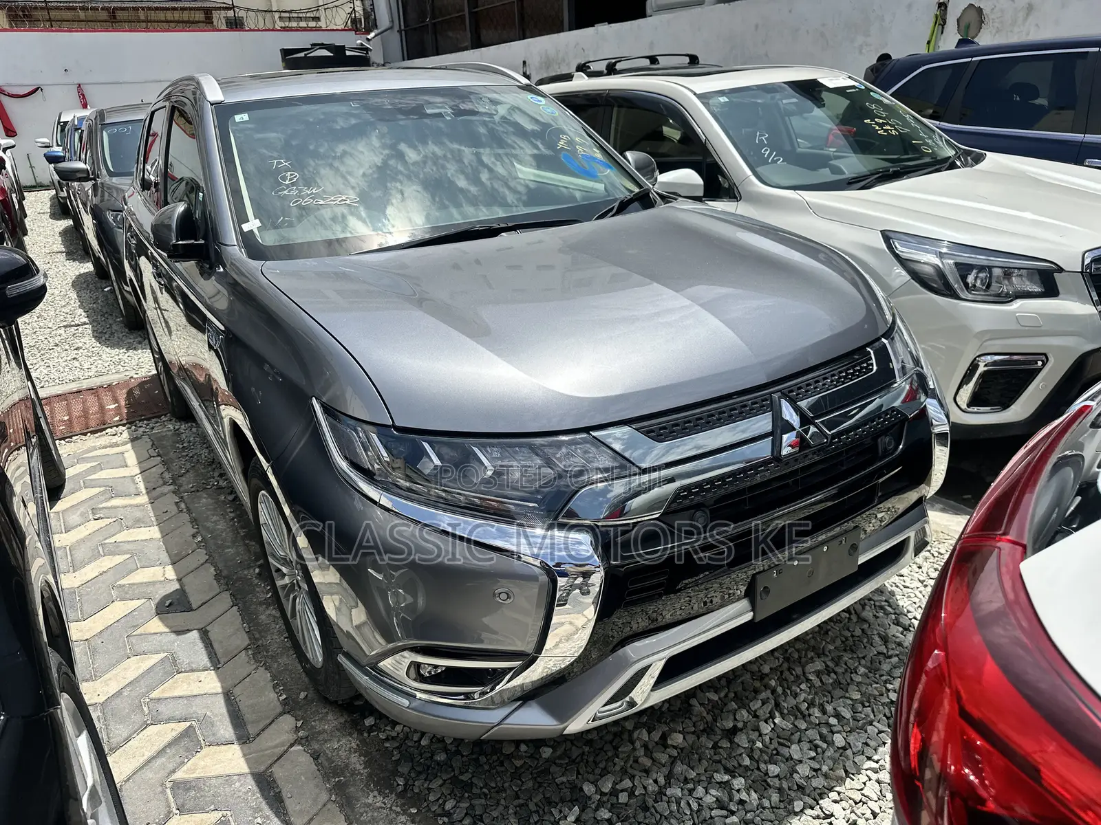 Mitsubishi Outlander 2019 Silver