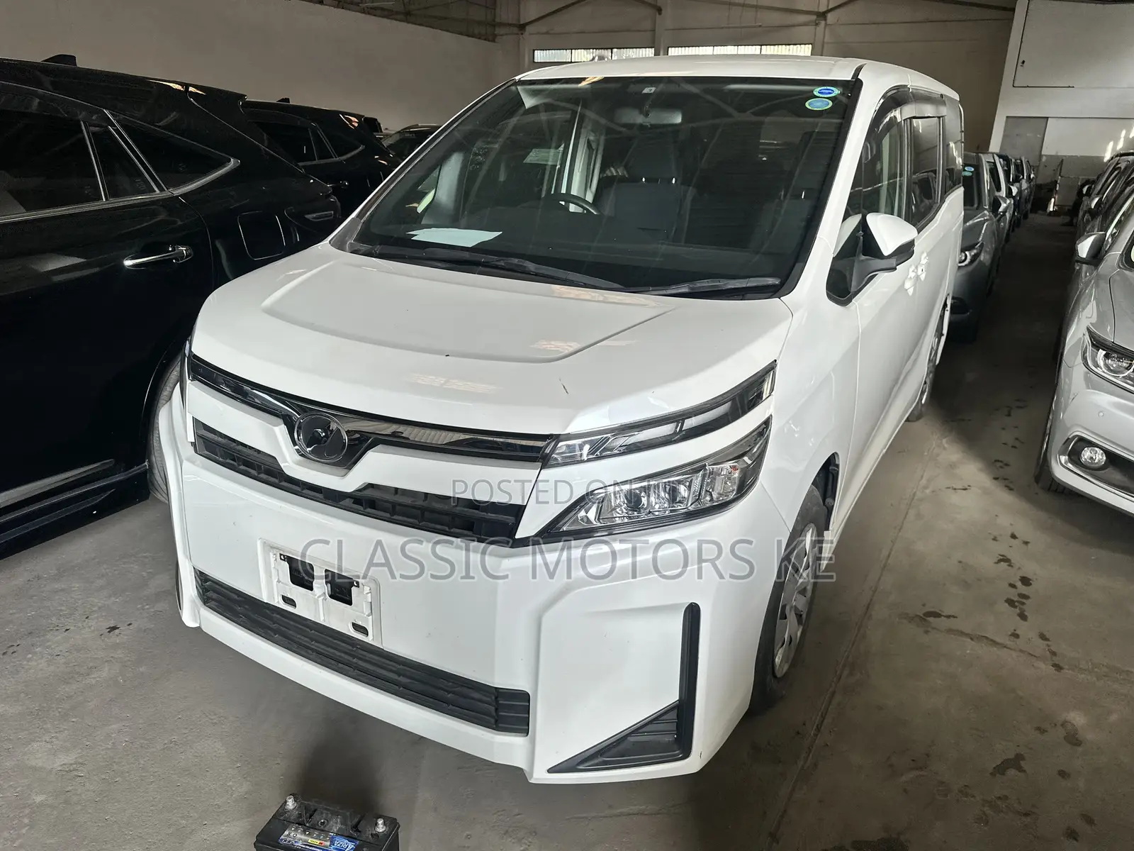 Toyota Voxy 2018 White