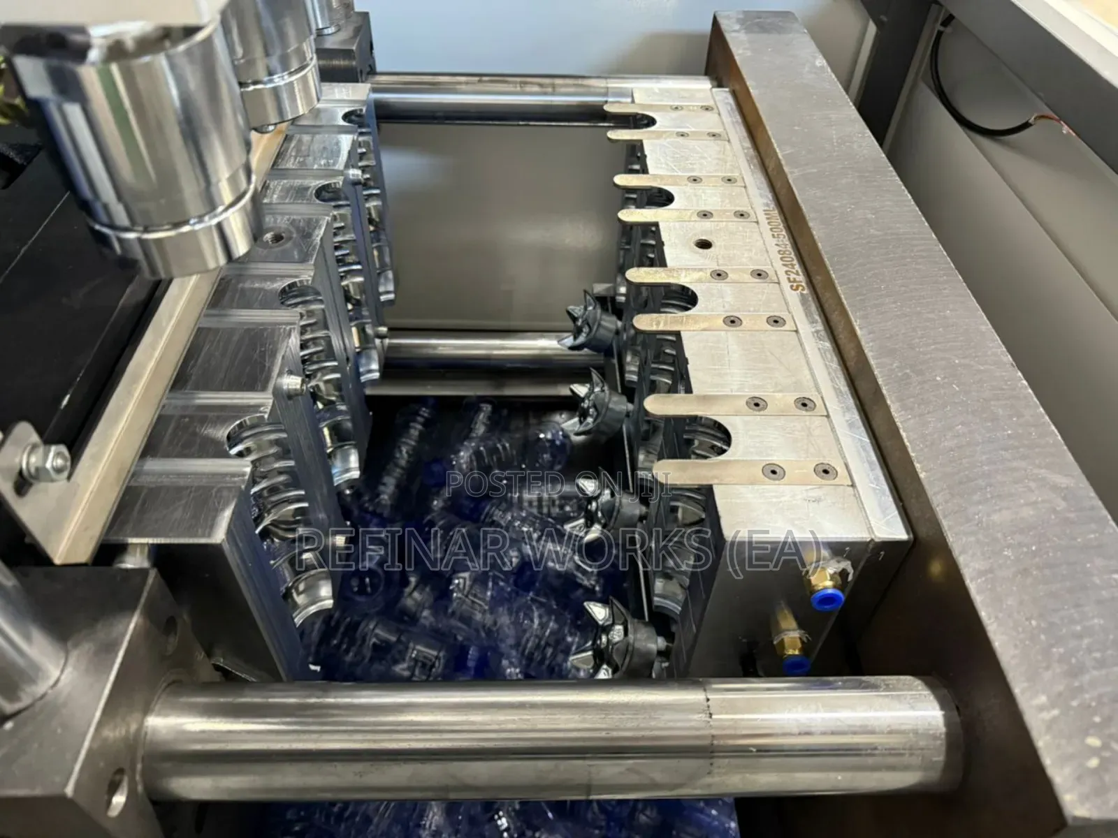 Advanced 4-cavity Pet Blow Molding Machine With  Preform Feeding