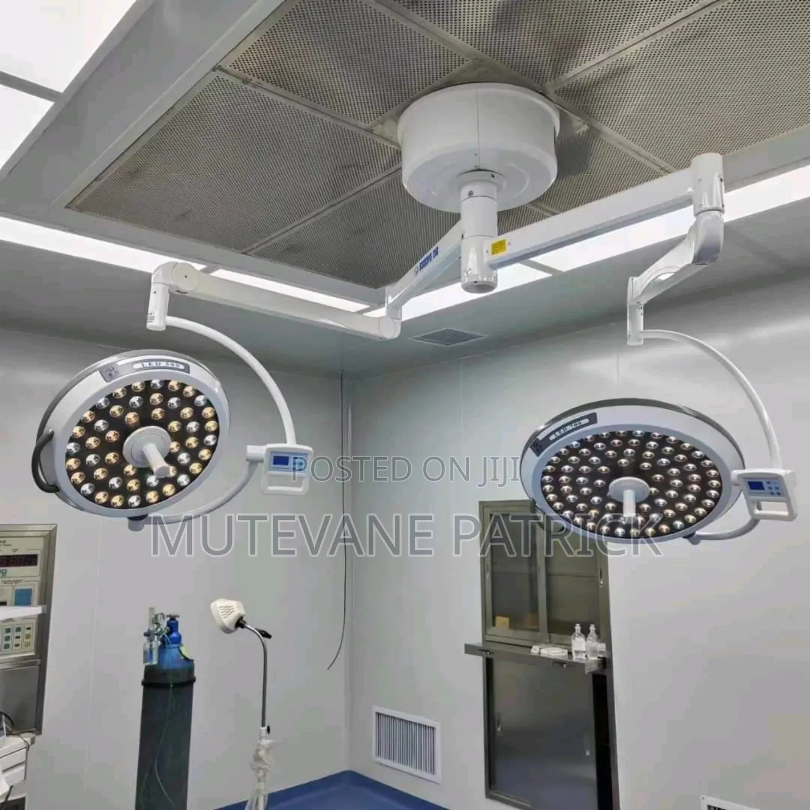 Double Arm Ceiling Mount Theatre Light