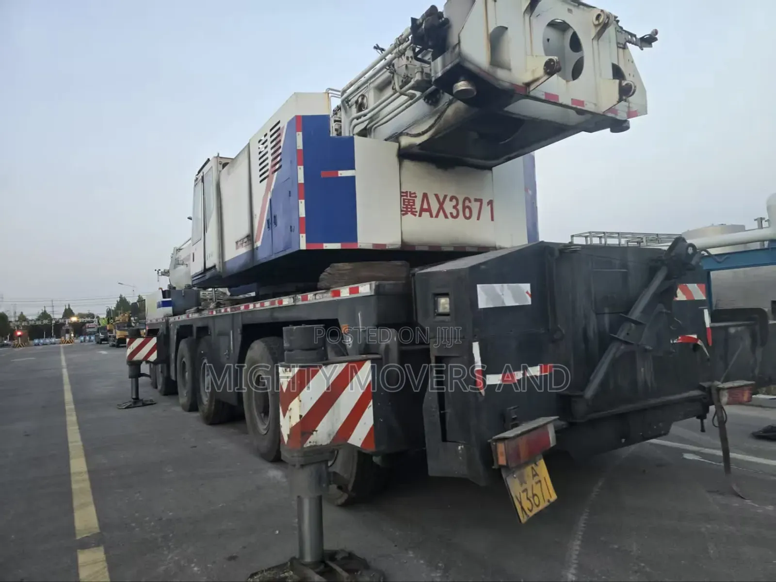 Cranes for Lifting and Errands Are Readily Available