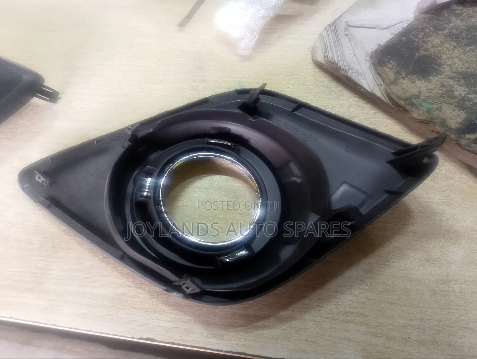 Hilux Revo Foglights Covers (Chrome)