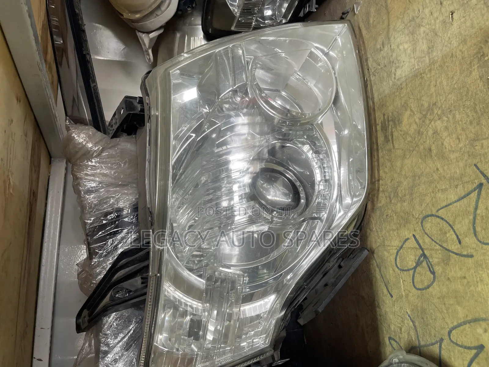 Mitsubishi Pajero Headlight