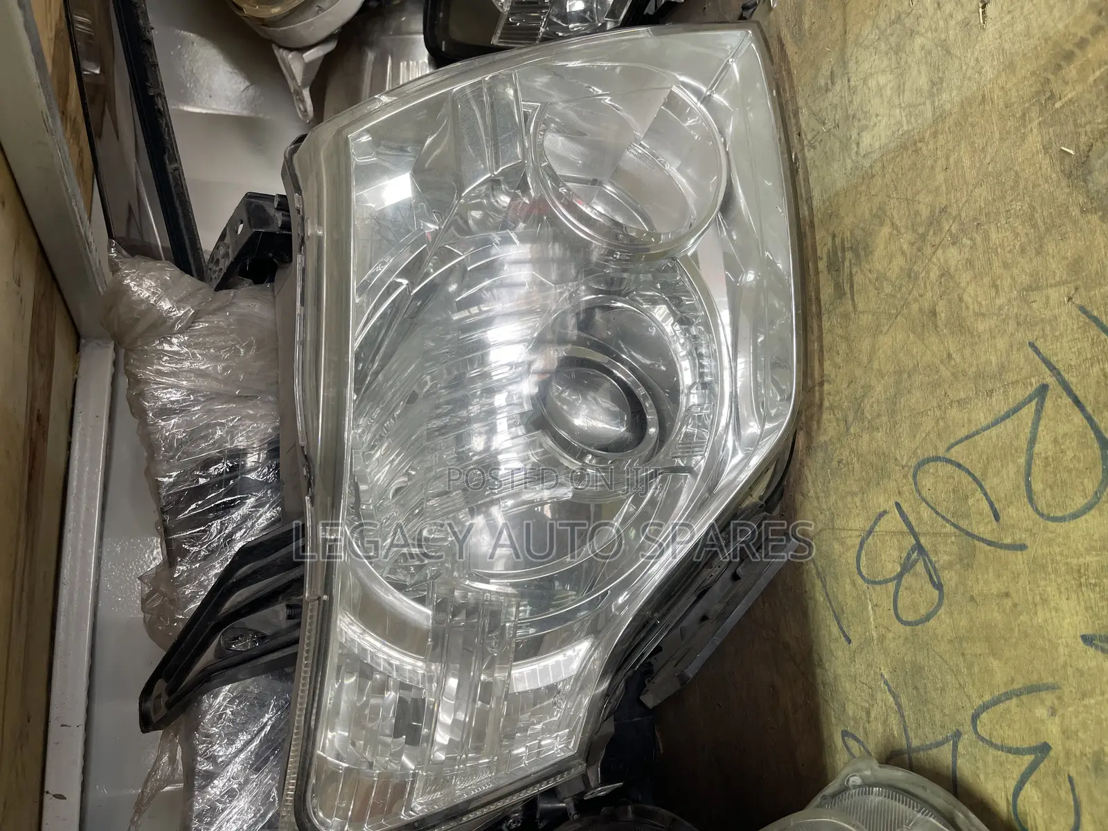 Mitsubishi Pajero Headlight
