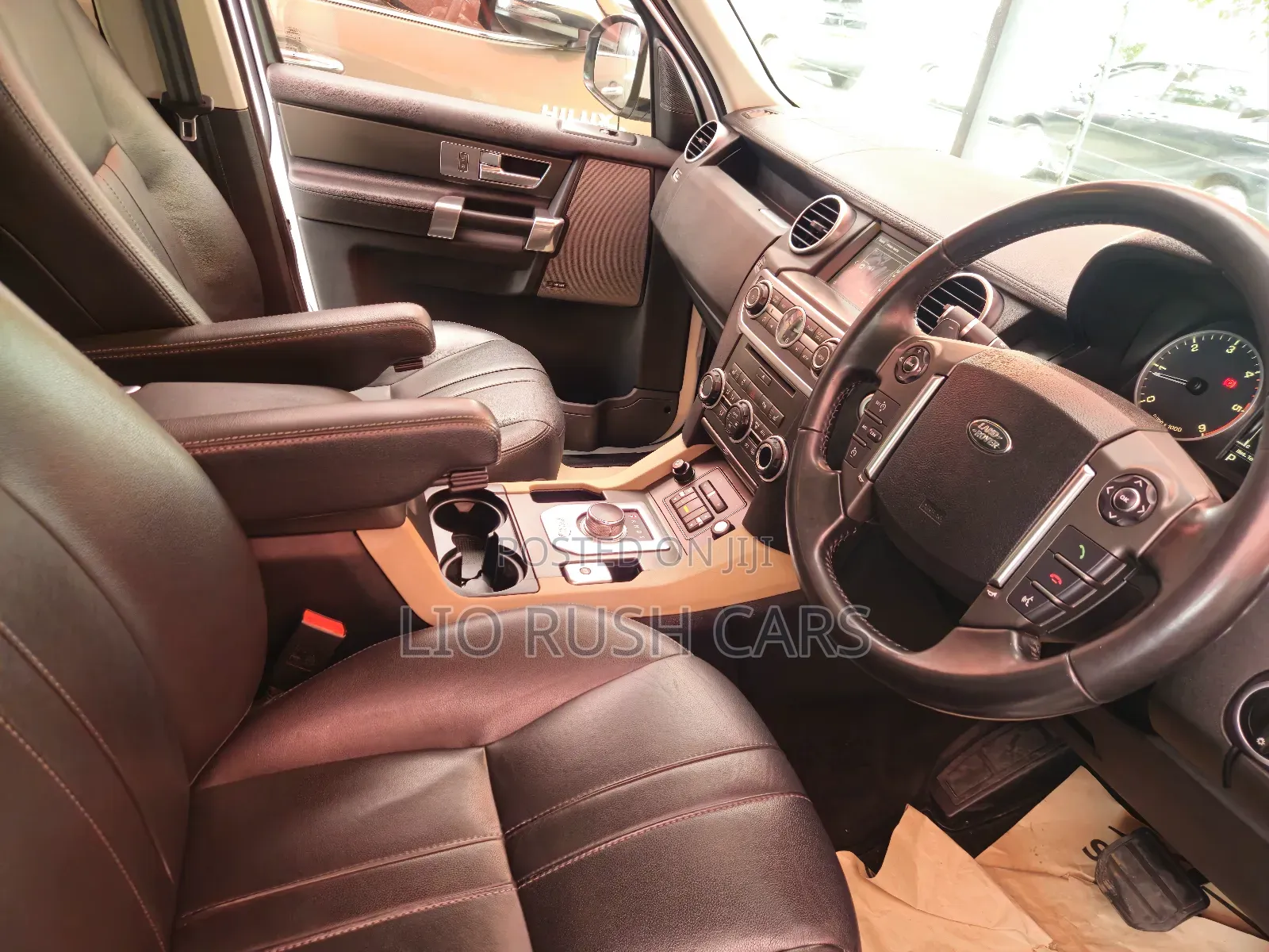 Land Rover Discovery 2015 White