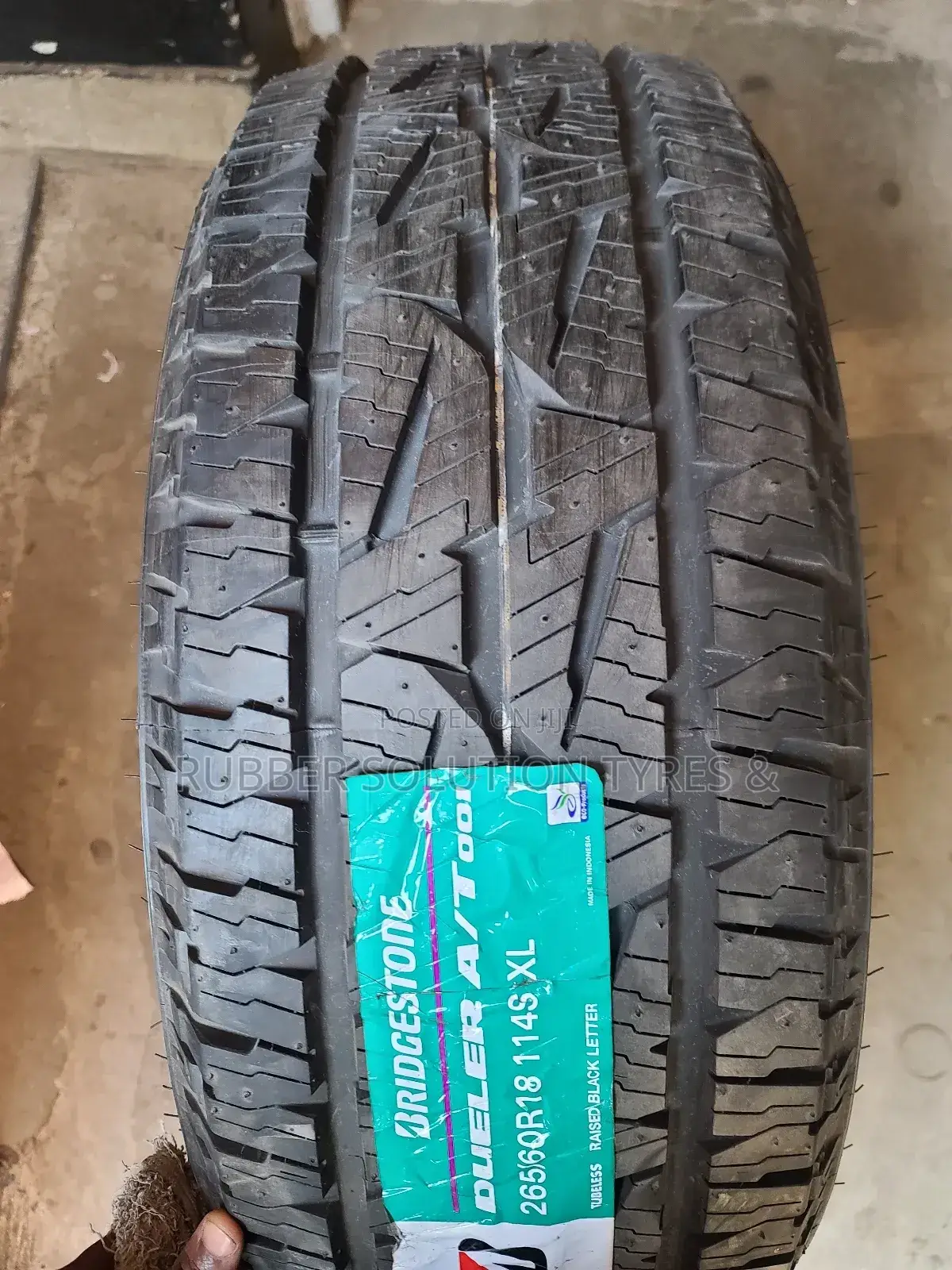 265/60r18 Bridgestone A/ T001