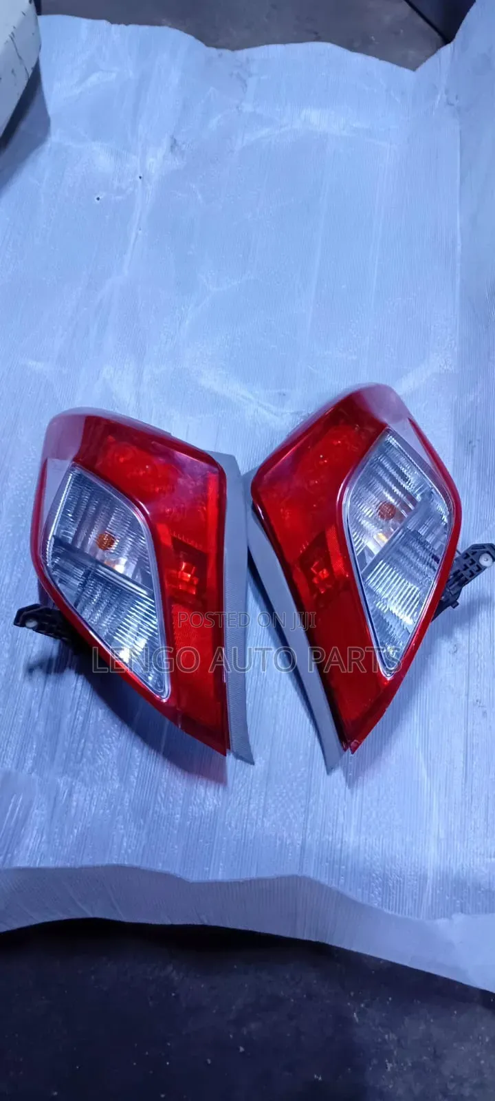 Toyota Vitz Jewella 2010/2012 Taillights