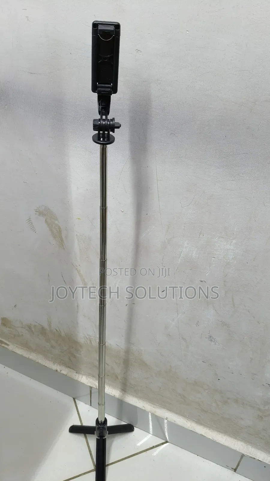 Intergrated Selfie Stick