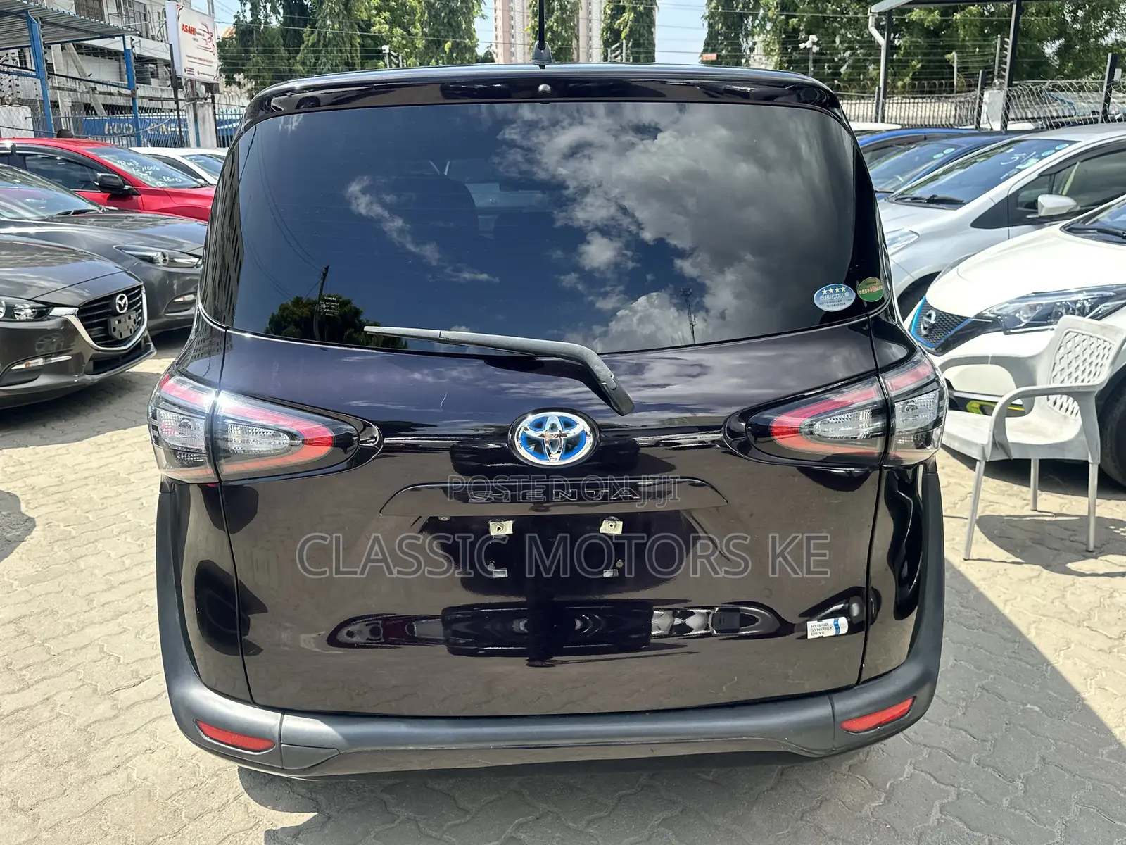 Toyota Sienta 1.5 Hybrid FWD 2019 Purple