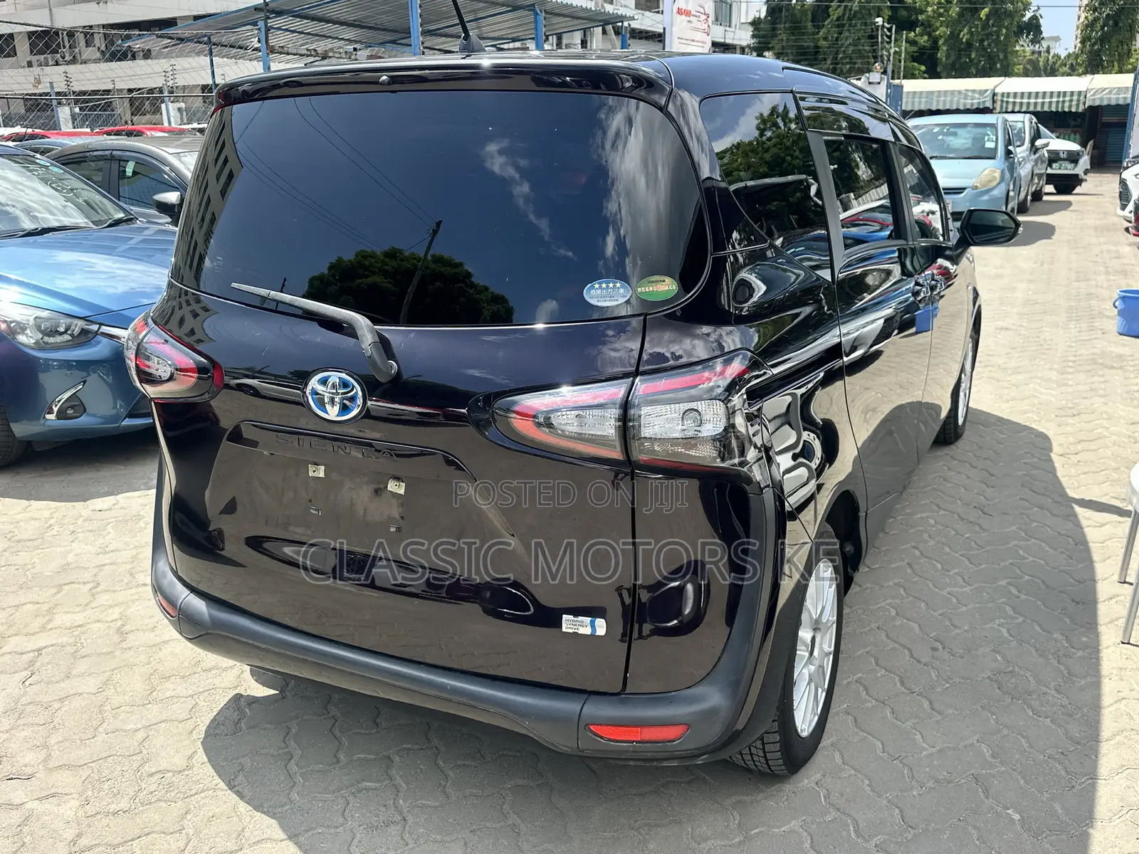 Toyota Sienta 1.5 Hybrid FWD 2019 Purple