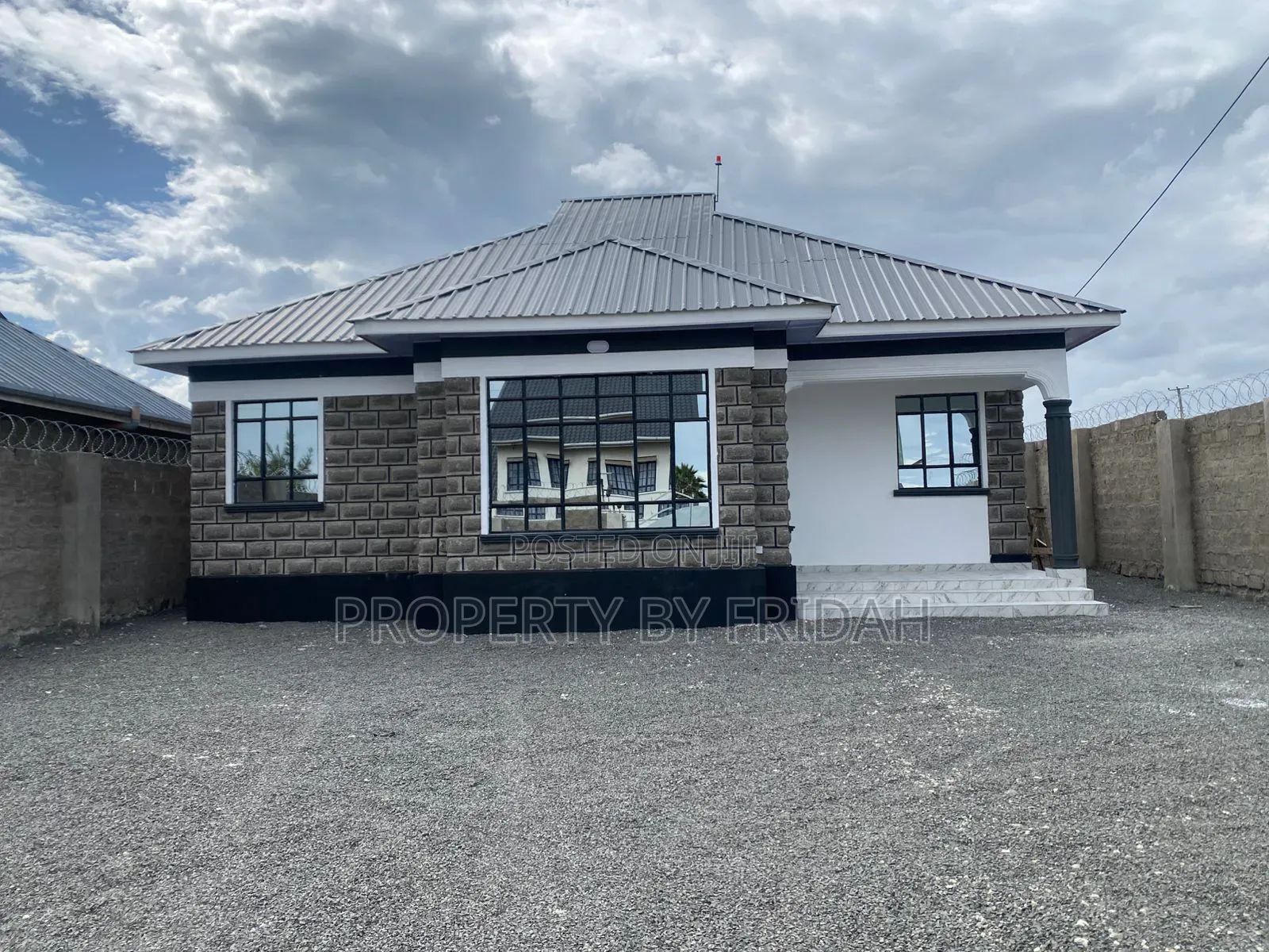 3bdrm Bungalow in Kitengela for sale