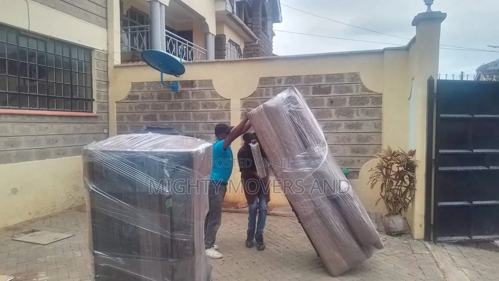 Trucks for Inter Country Delivery Are Available