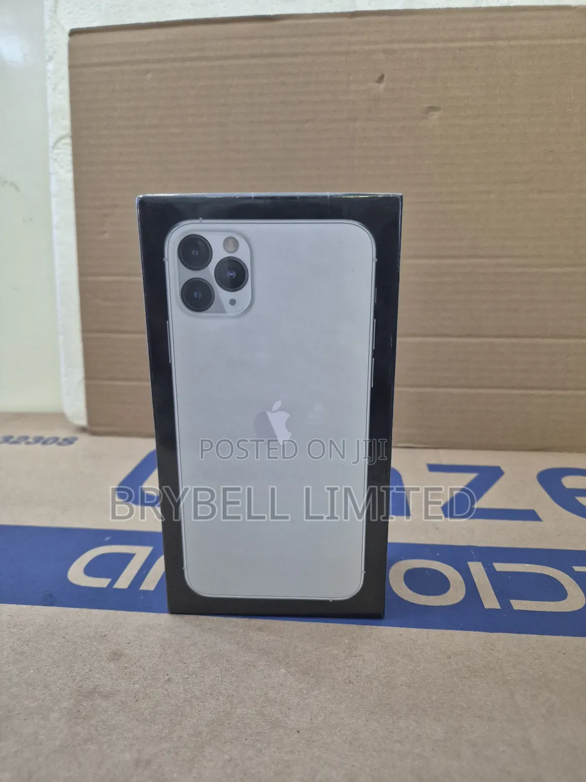 New Apple iPhone 11 Pro Max 256 GB Silver
