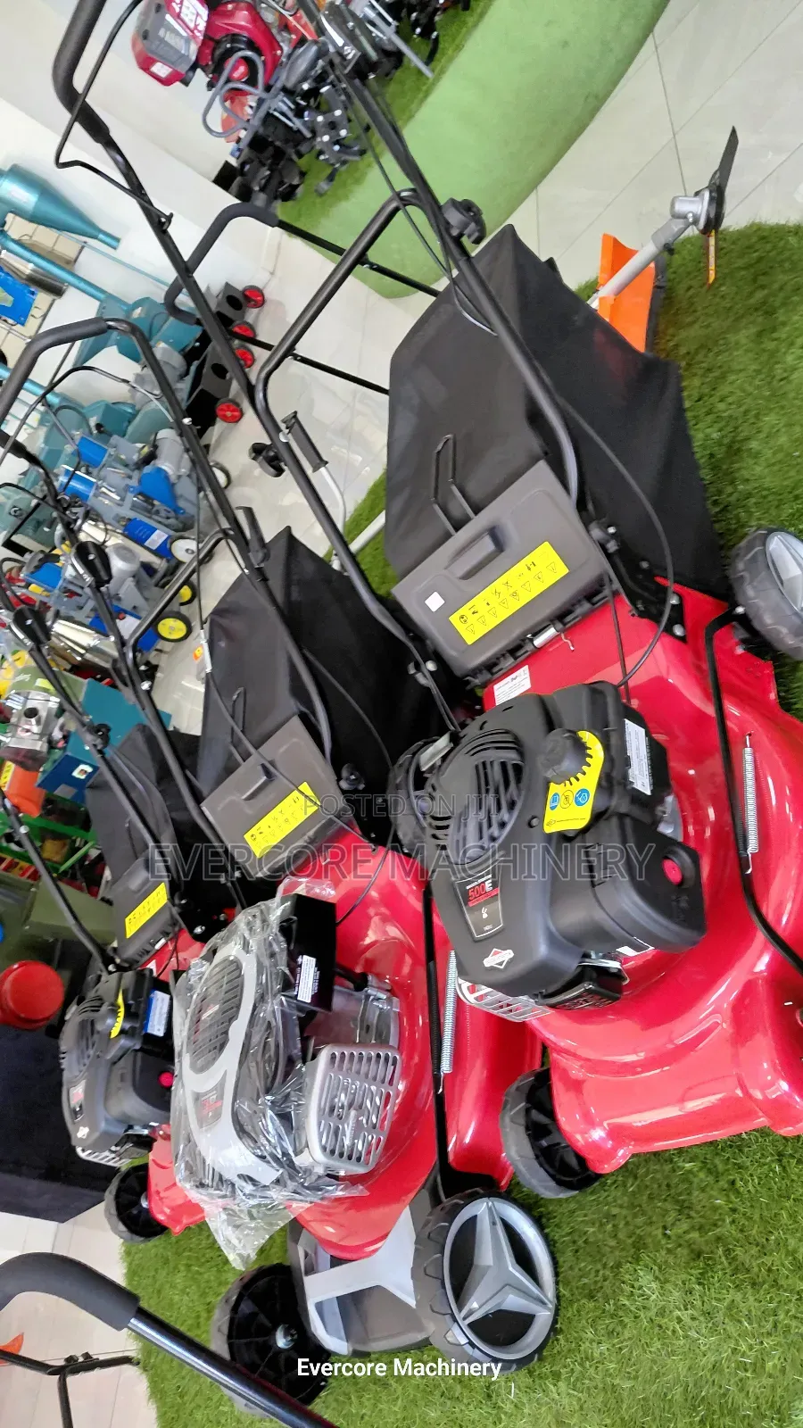 Briggs and Straton Heavy Duty Gasoline Lawn Mower Machine.