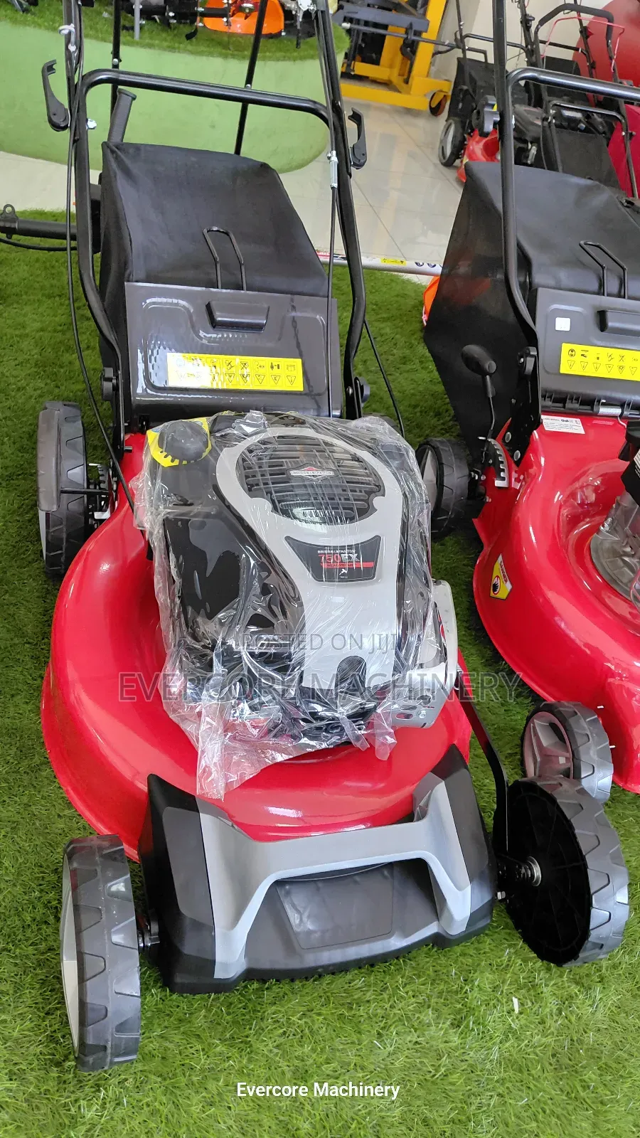 Briggs Abd Straton Big Commercial Self Propelled Lawn Mower Machine.
