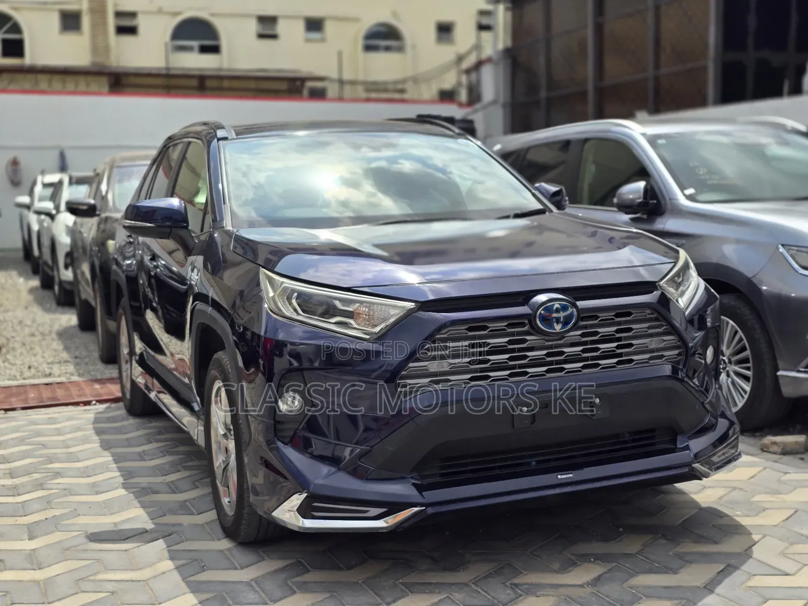 Toyota RAV4 Hybrid 2019 Blue