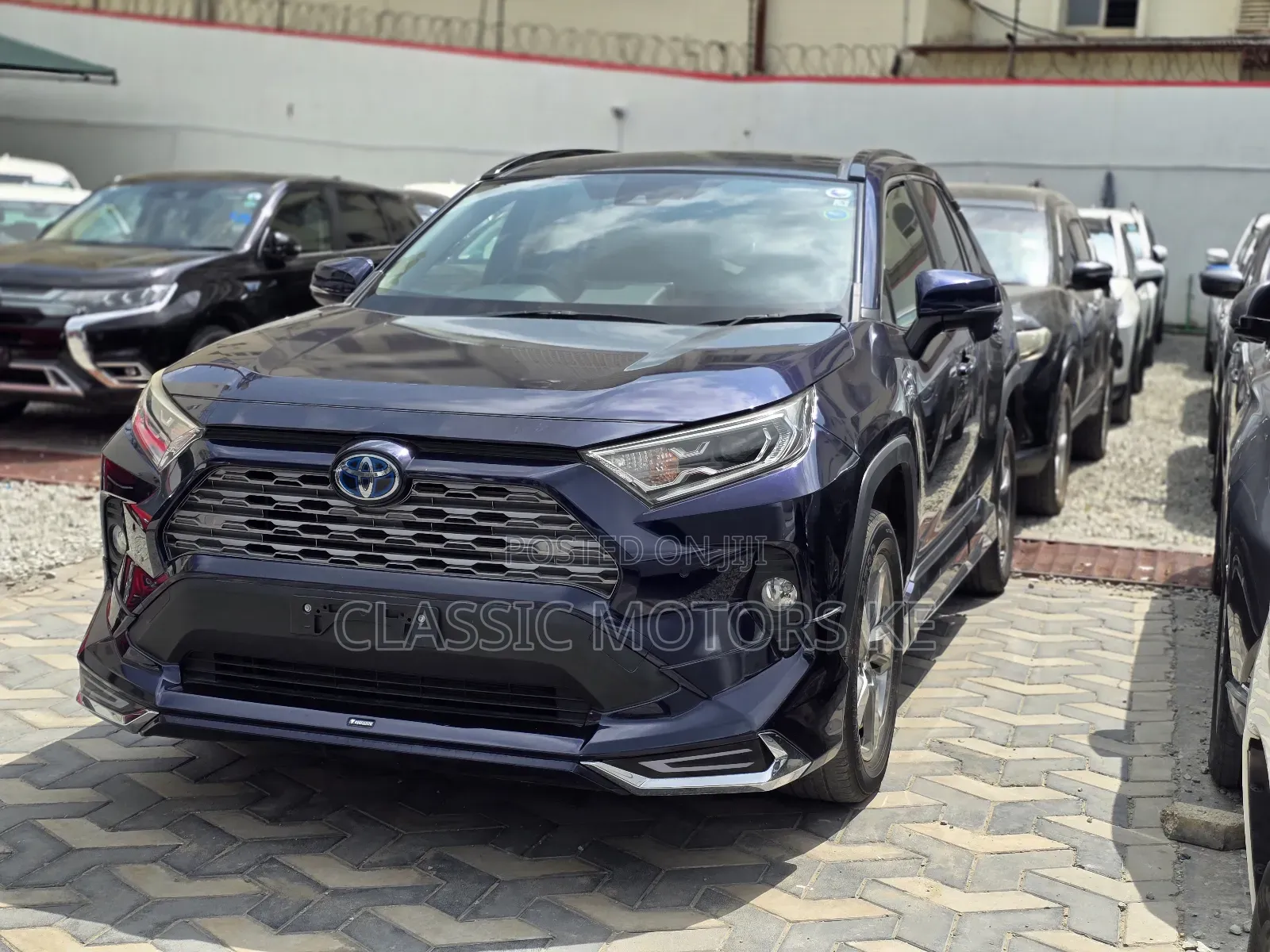 Toyota RAV4 Hybrid 2019 Blue