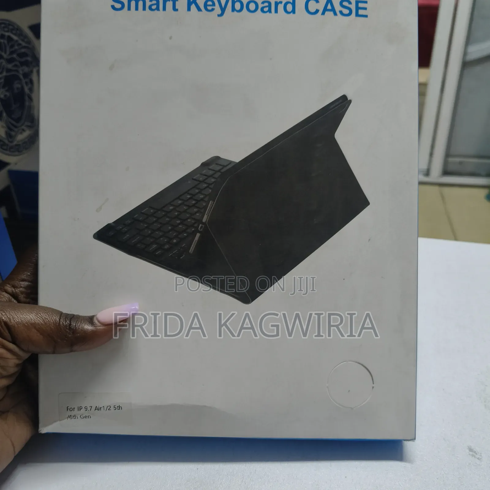 iPad 5th Gen 9.7 Smart Keyboard Flip Cover With Pen Slot