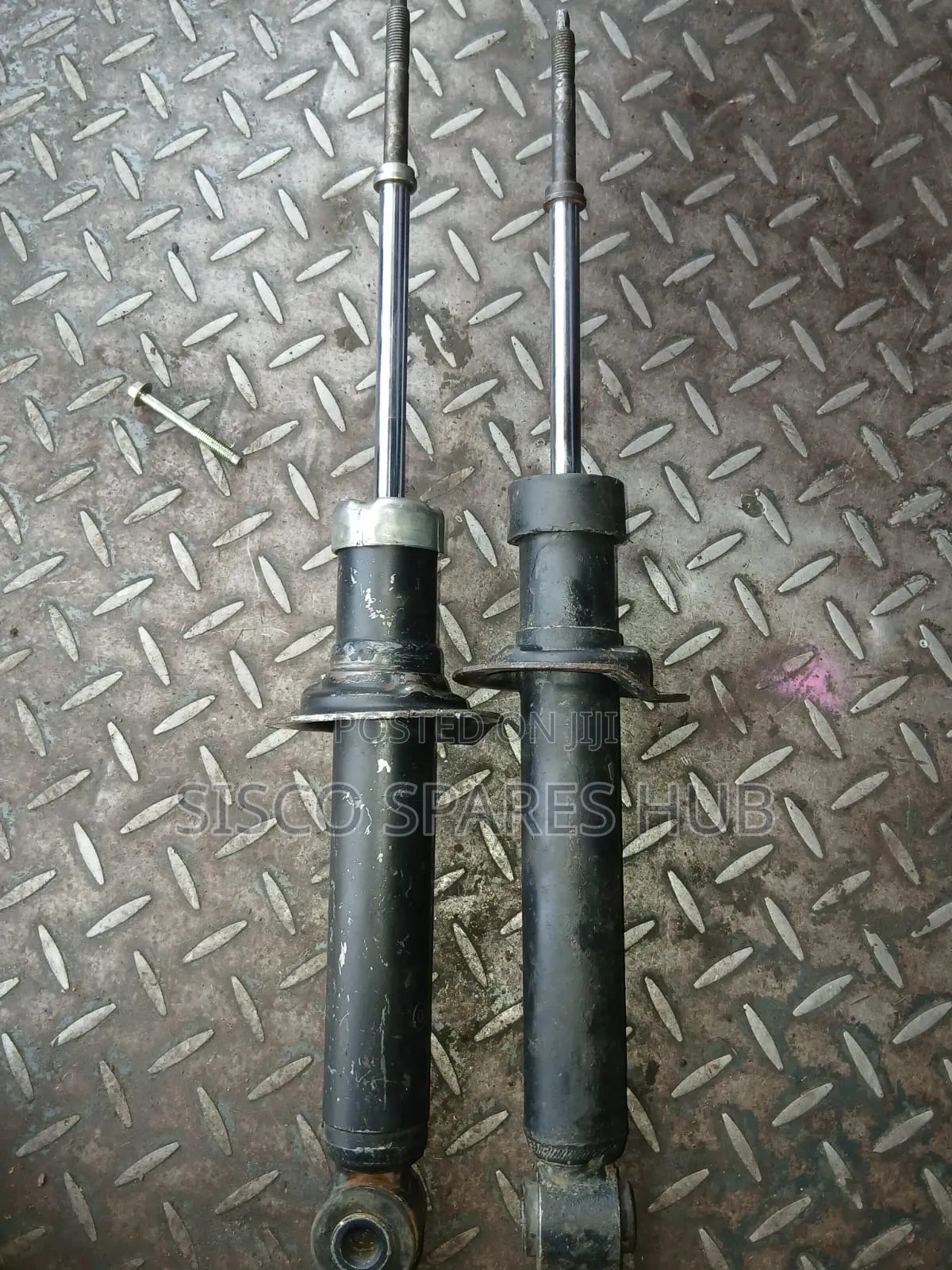 Rear Shocks Nissan Sunny (B15)