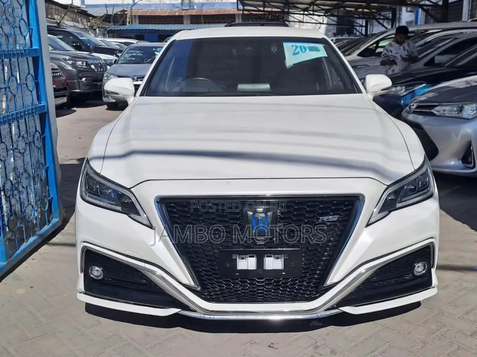 Toyota Crown 2019 White